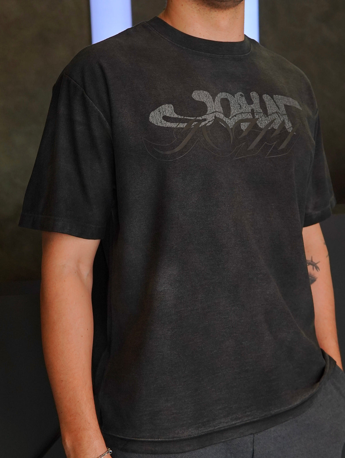 T SHIRT BOX JOHN FIRE JOHN JOHN CINZA ESCURO