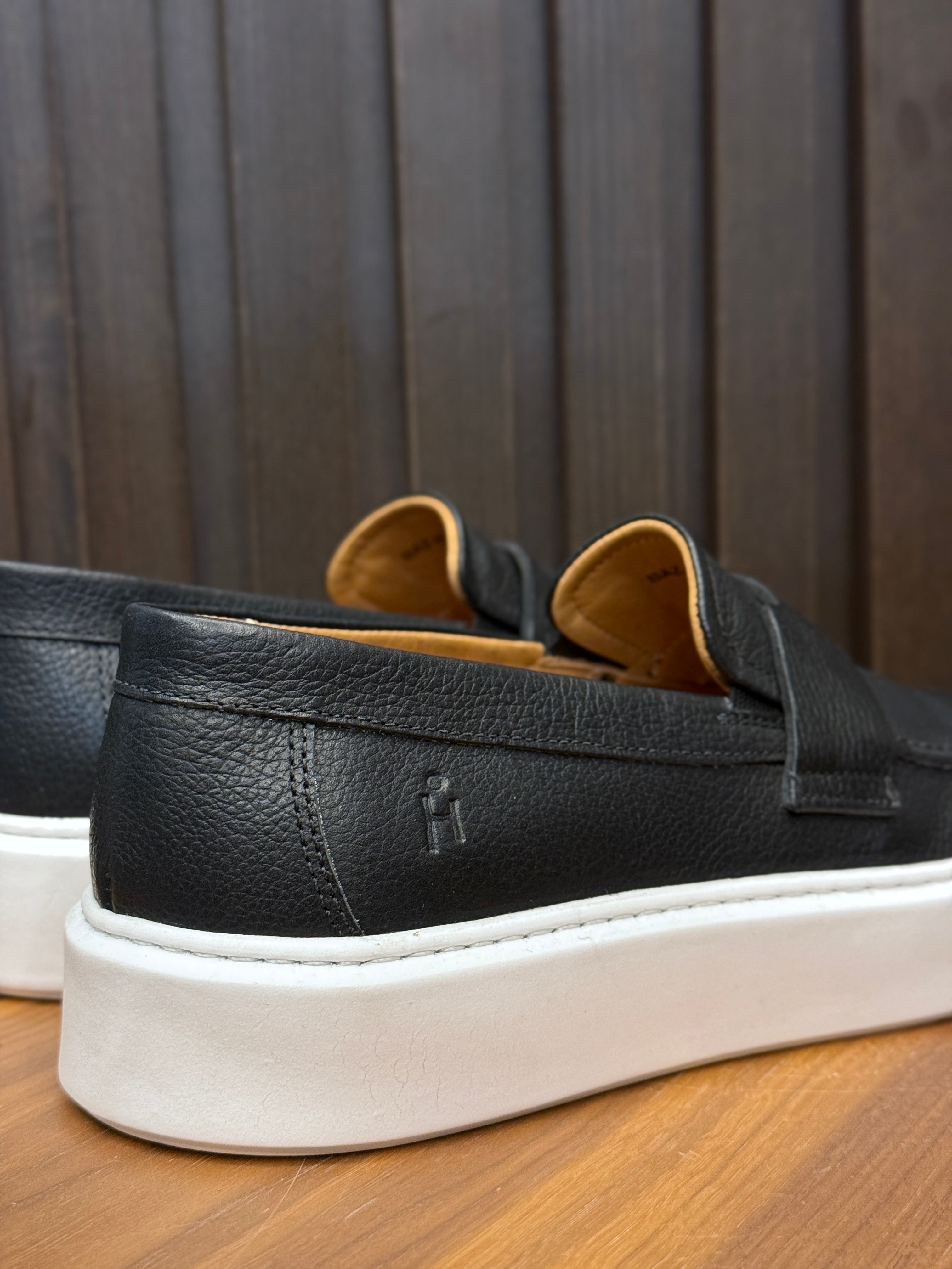 SLIP ON HORUS PONTO H PRETO
