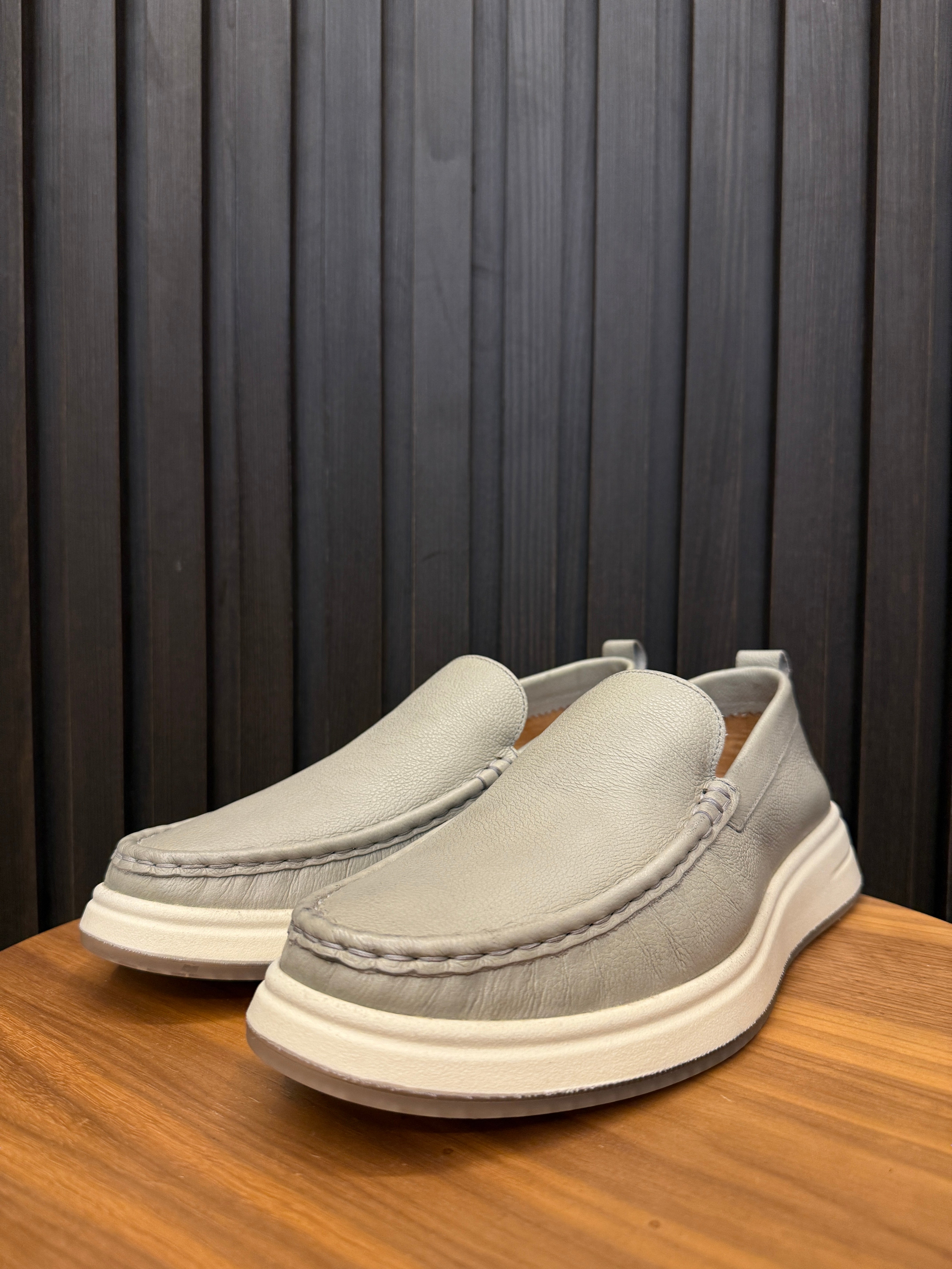LOAFER COMFORT PONTO H GELO