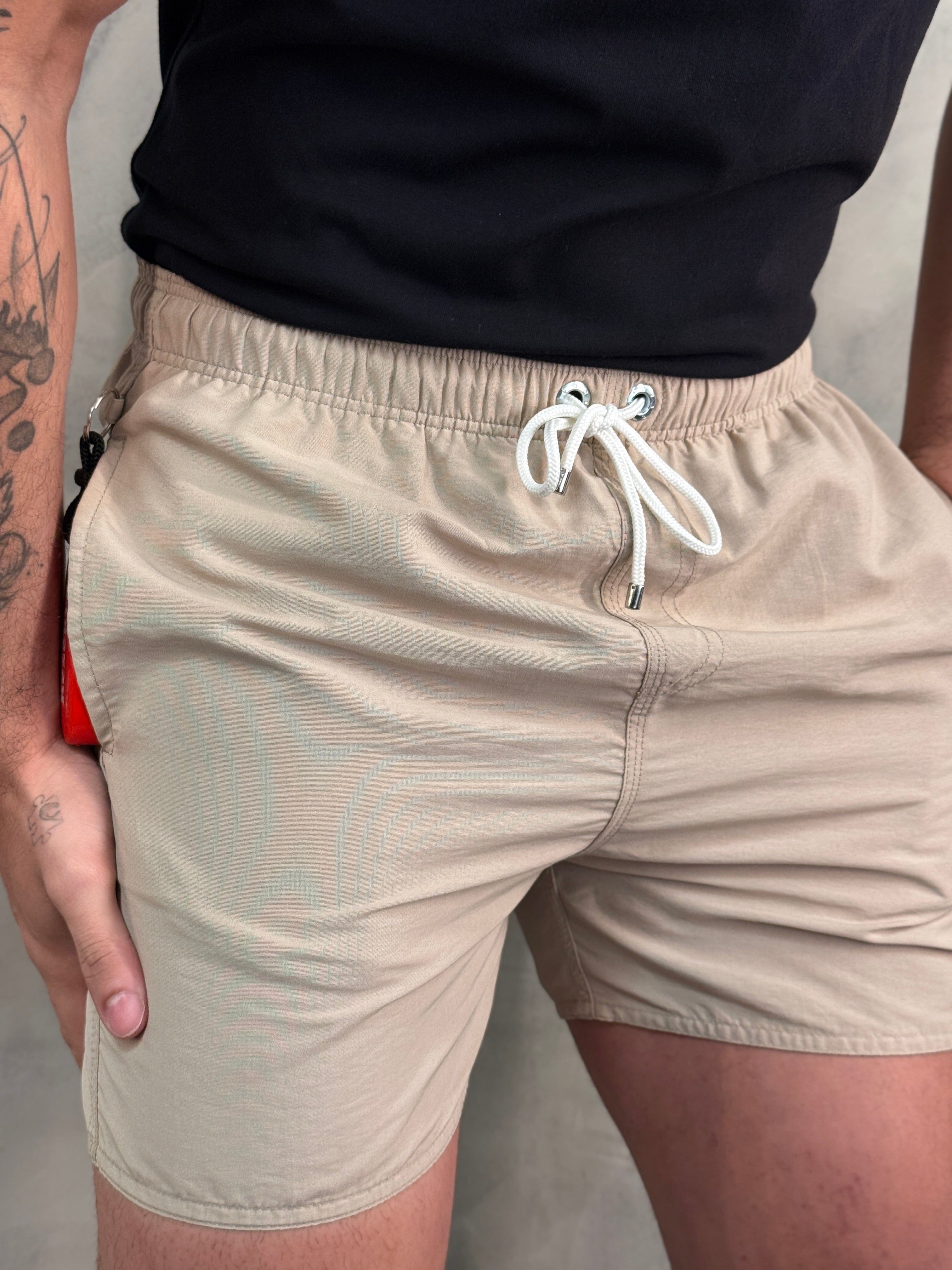 SHORT PRAIA BÁSICO TEXTURA RESERVA KHAKI ESCURO
