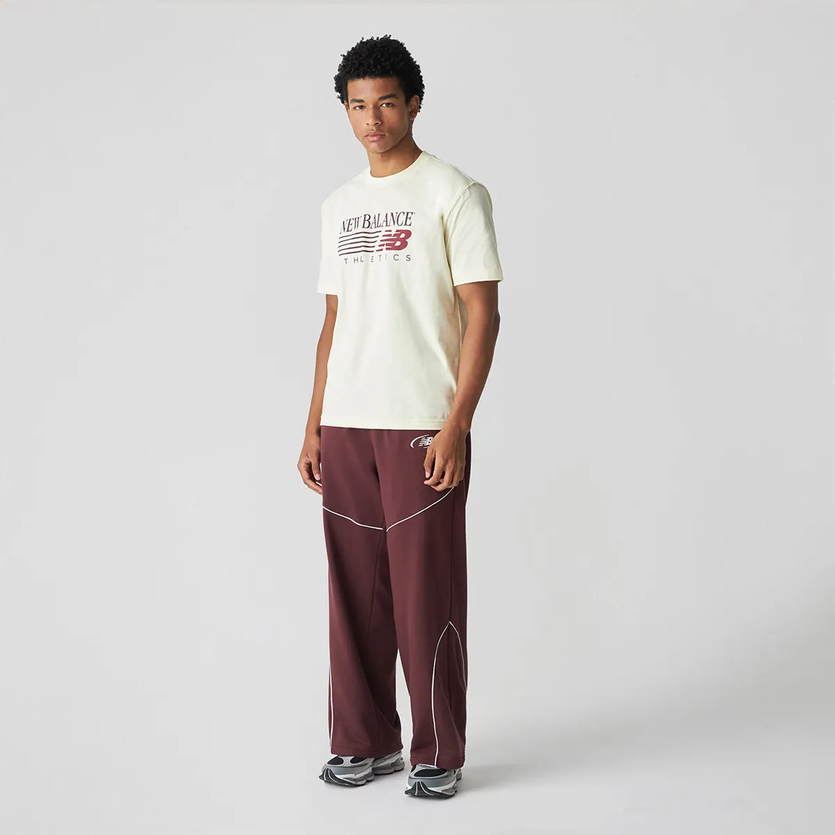 CAMISETA NB REIMAGINED GRAPHIC NEW BALANCE OFF WHITE