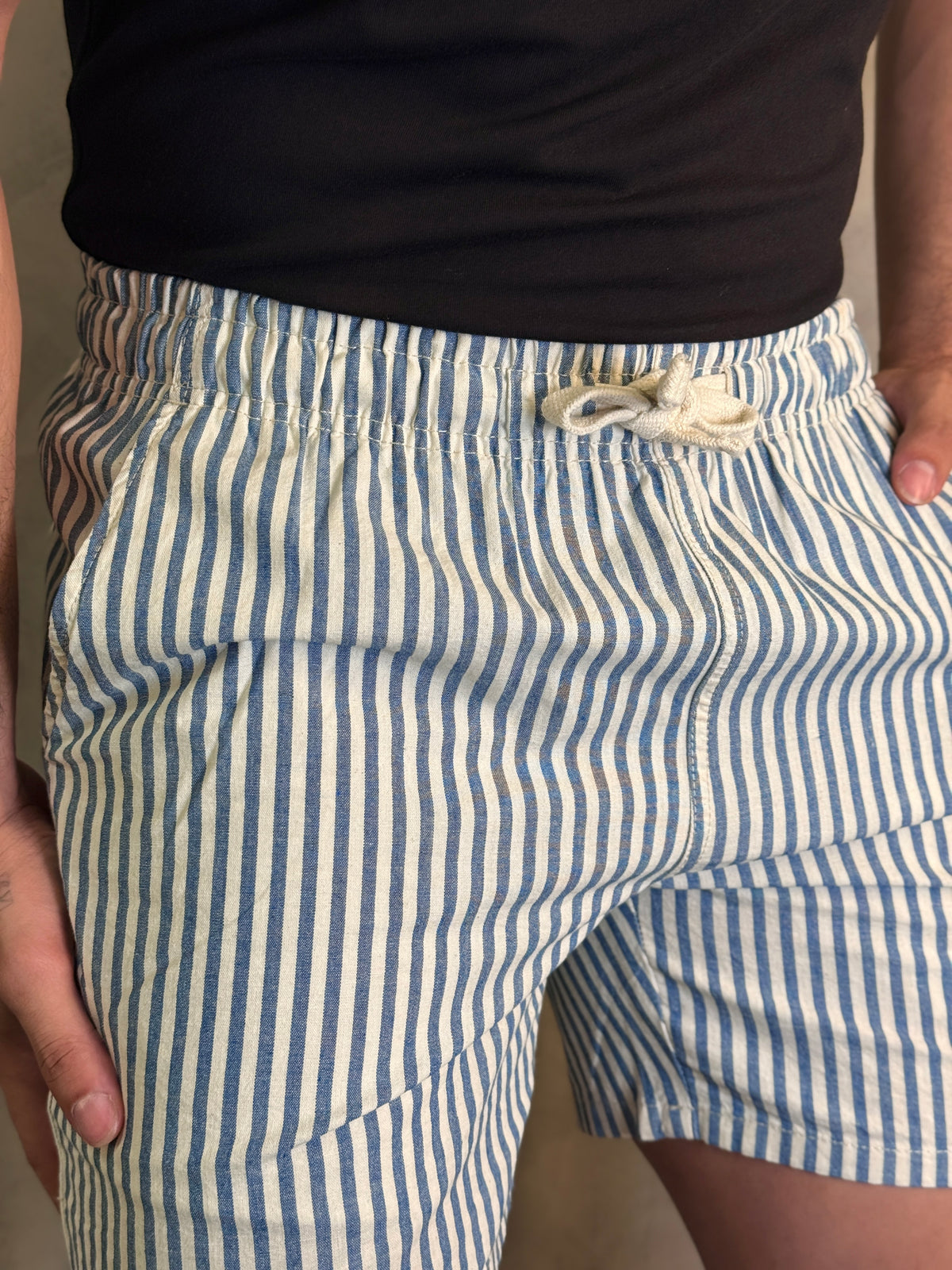 SHORTS TELA LISTRAS KINGEJOE NAVY AZUL