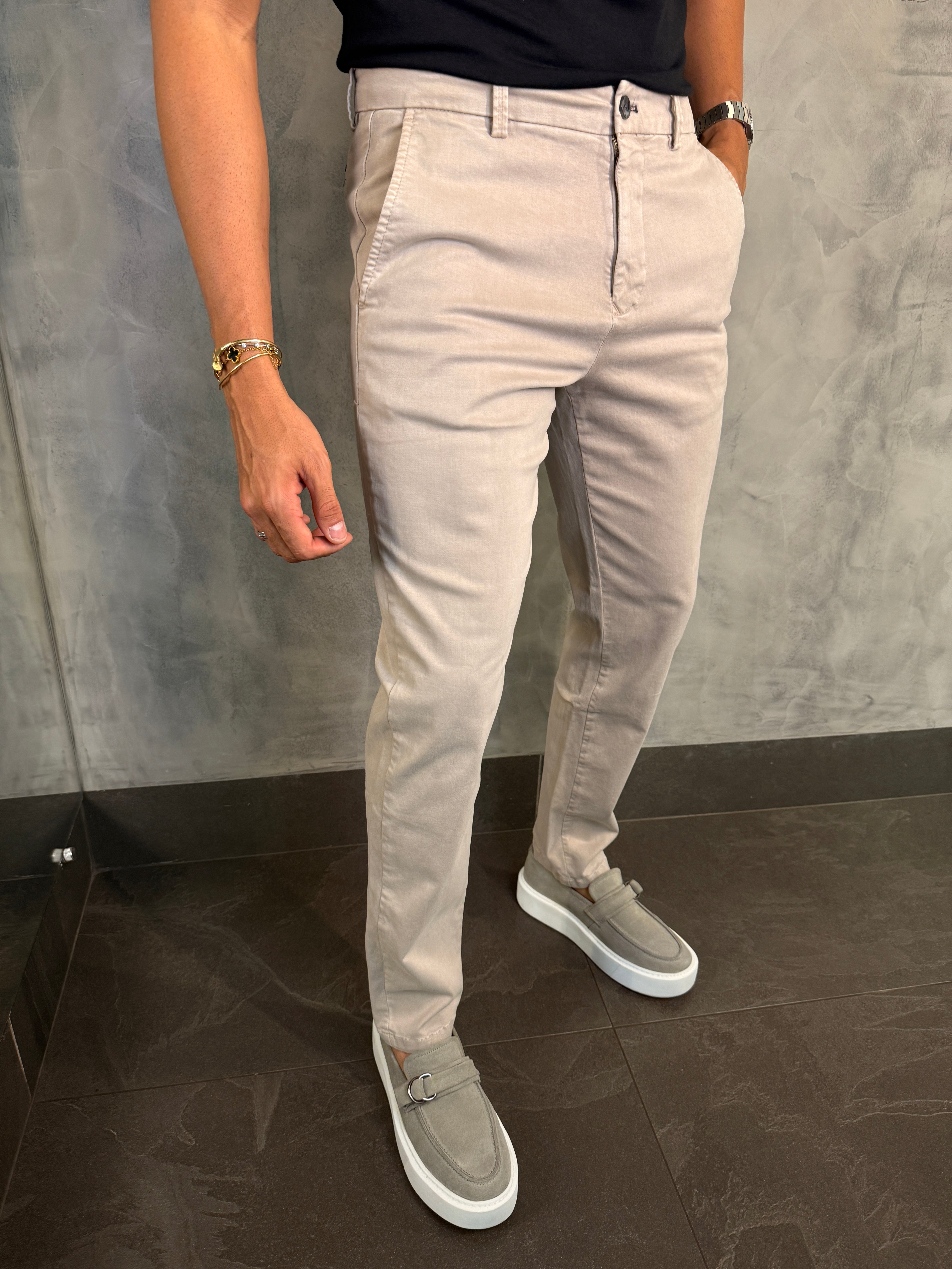 CALÇA ALF SARJA COMFORT SKINNY PONTO H KHAKI