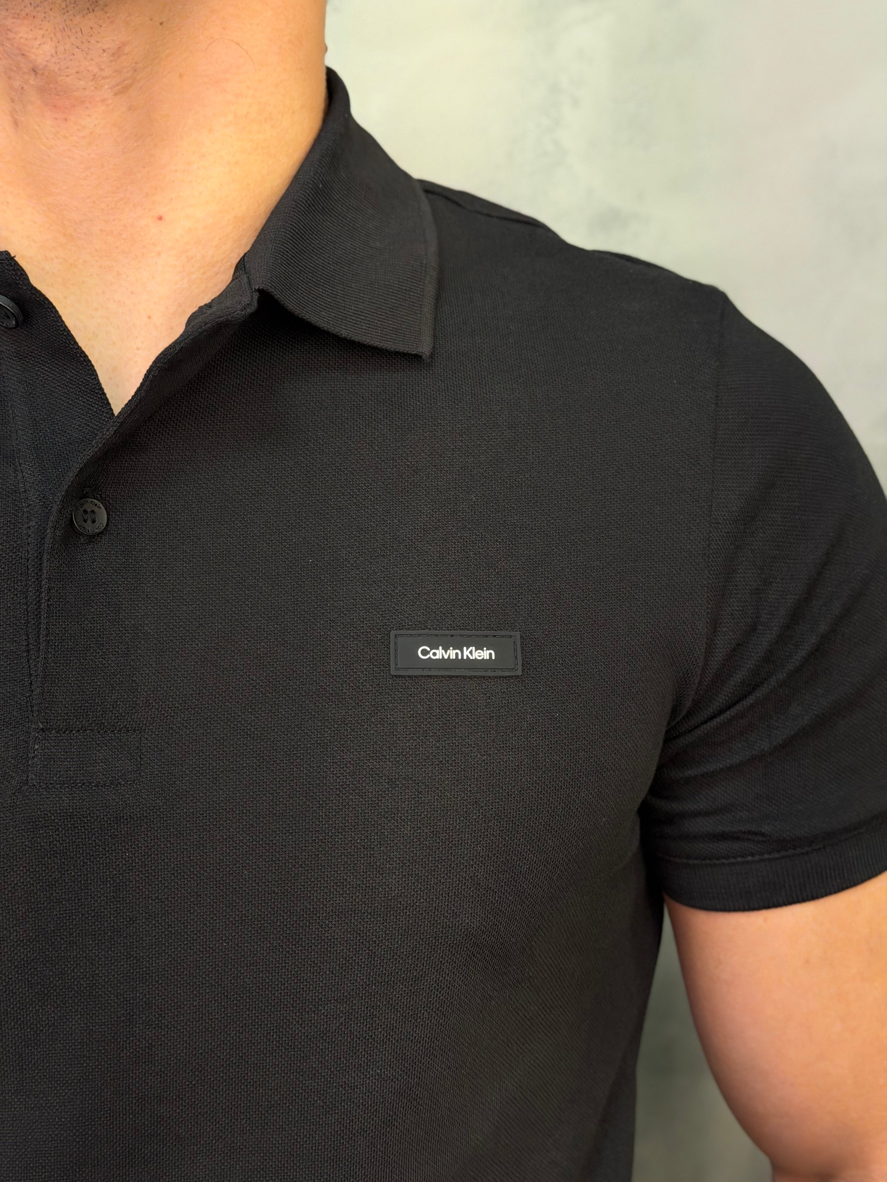 POLO SLIM PIQUET CALVIN KLEIN PRETO