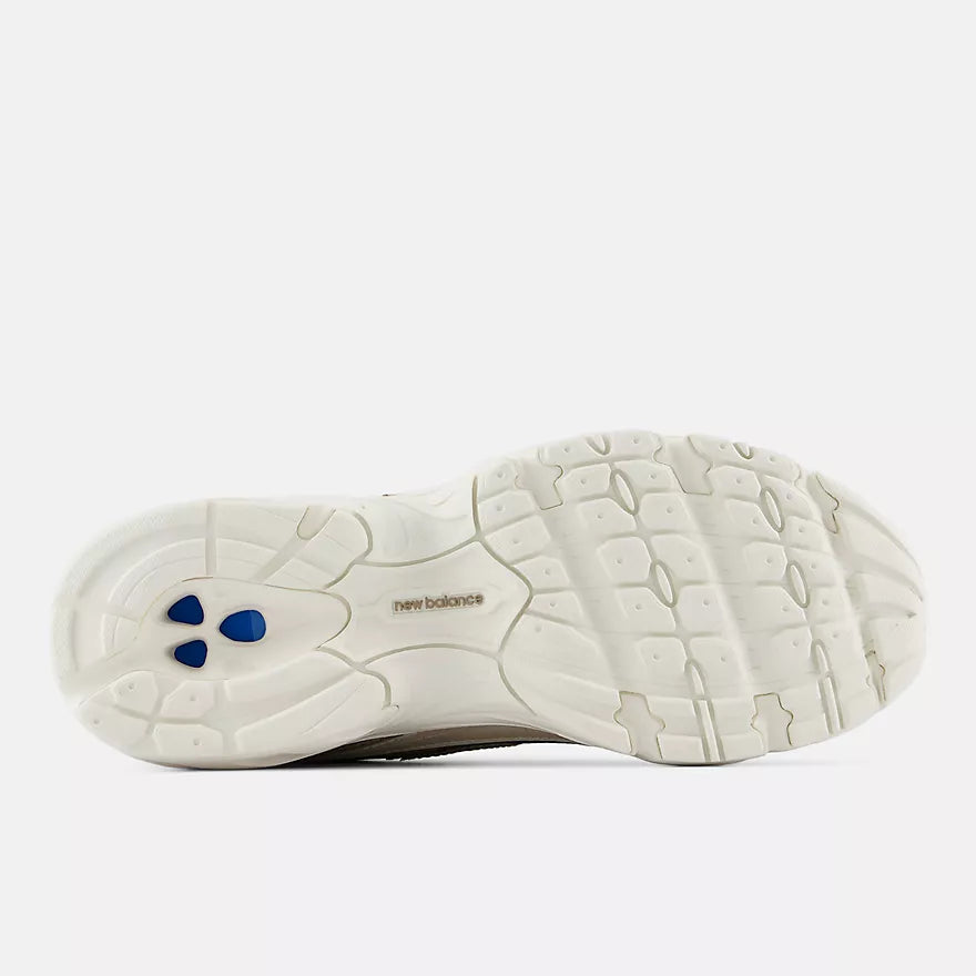 TÊNIS 740 UNISEX NEW BALANCE MARROM