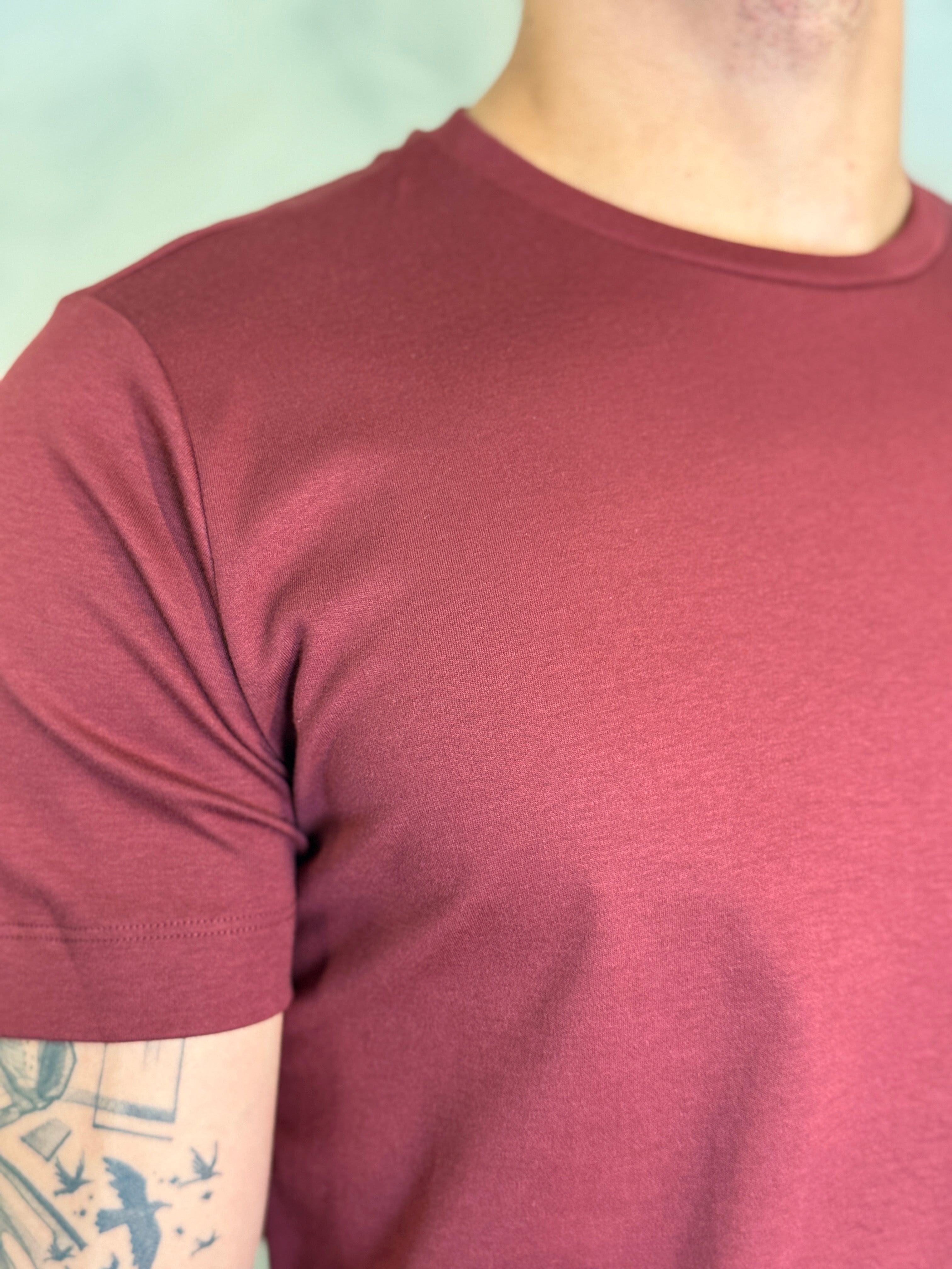 CAMISETA BÁSICA HERMES PONTO H MARSALA