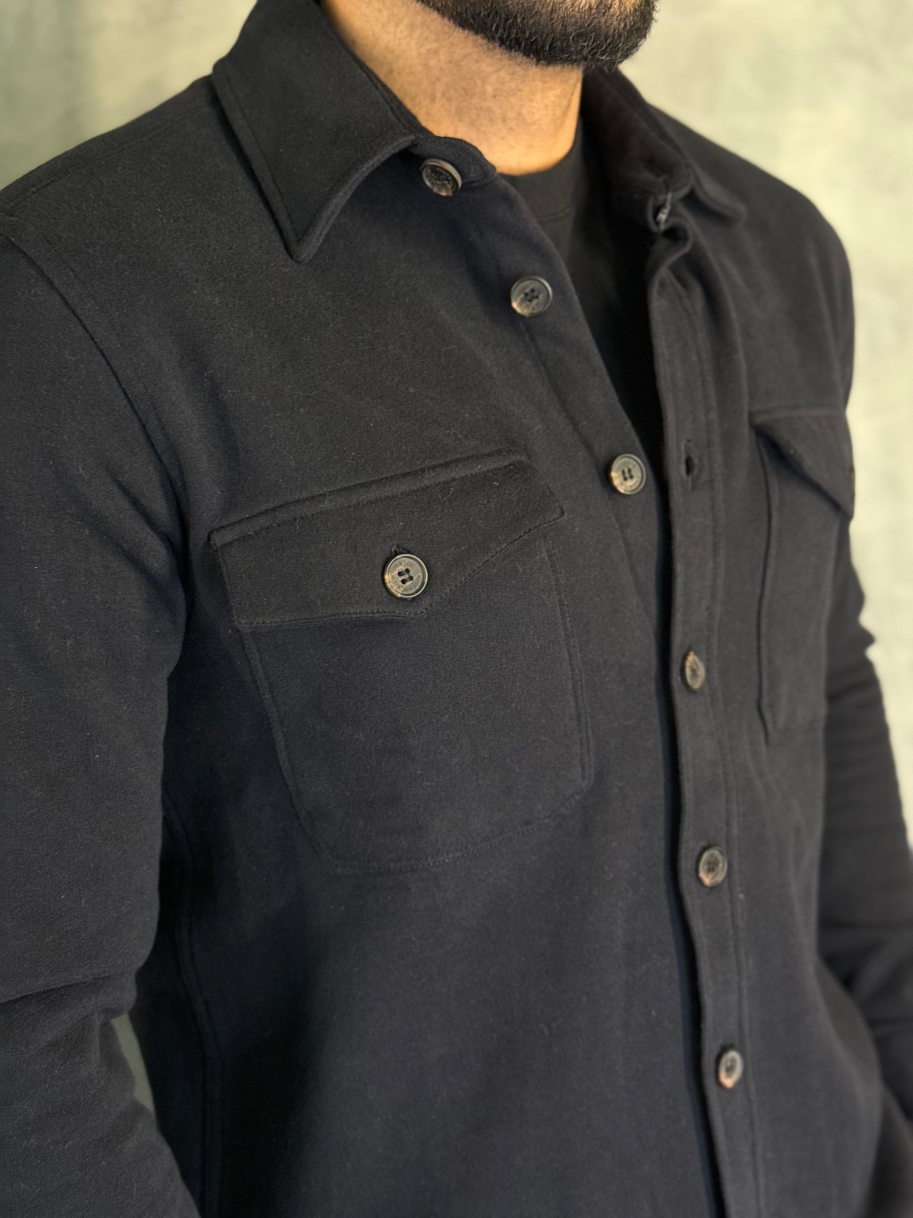 JAQUETA MALHA OVERSHIRT KINGEJOE PRETO