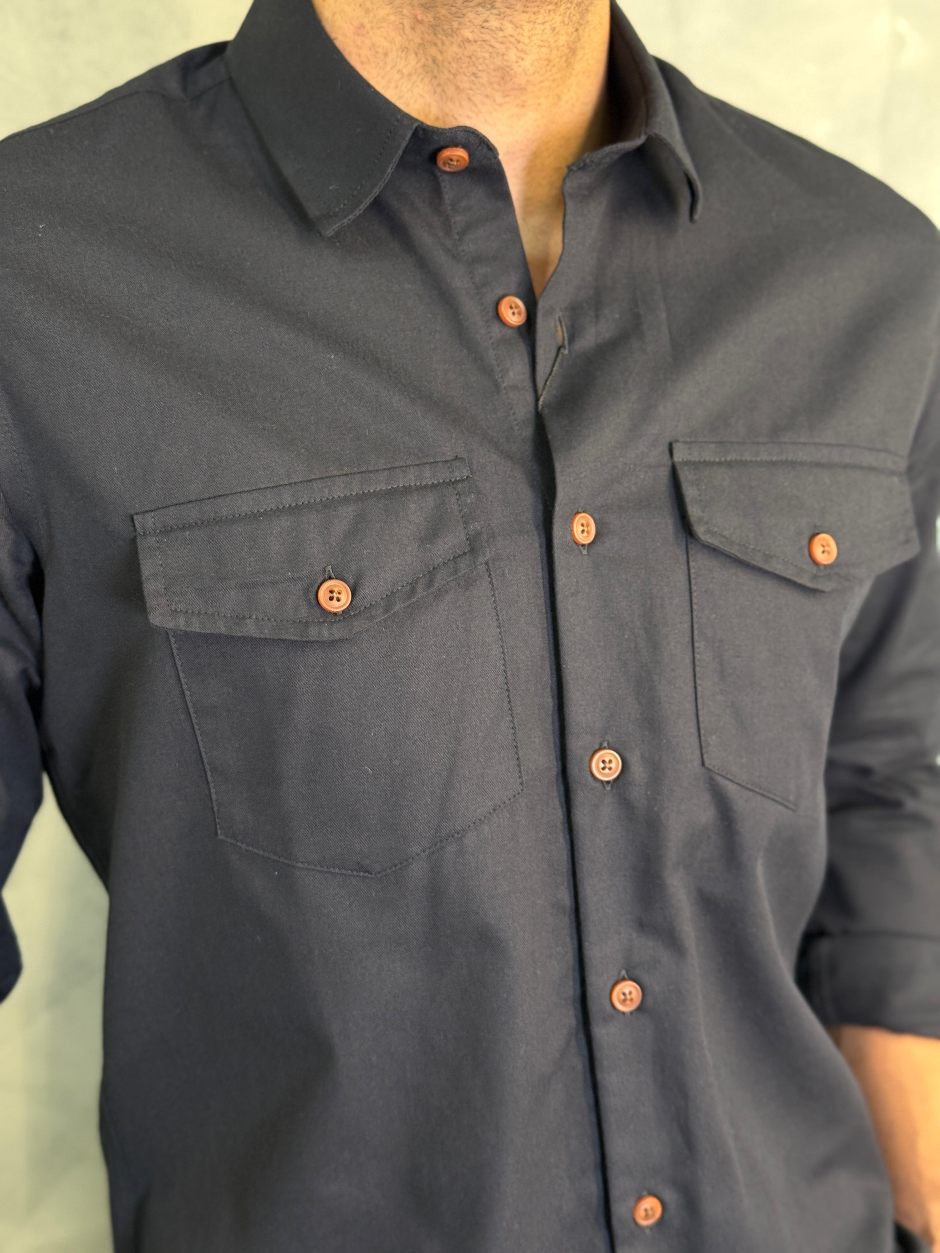 CAMISA M/L DE SARJA PONTO H PRETO