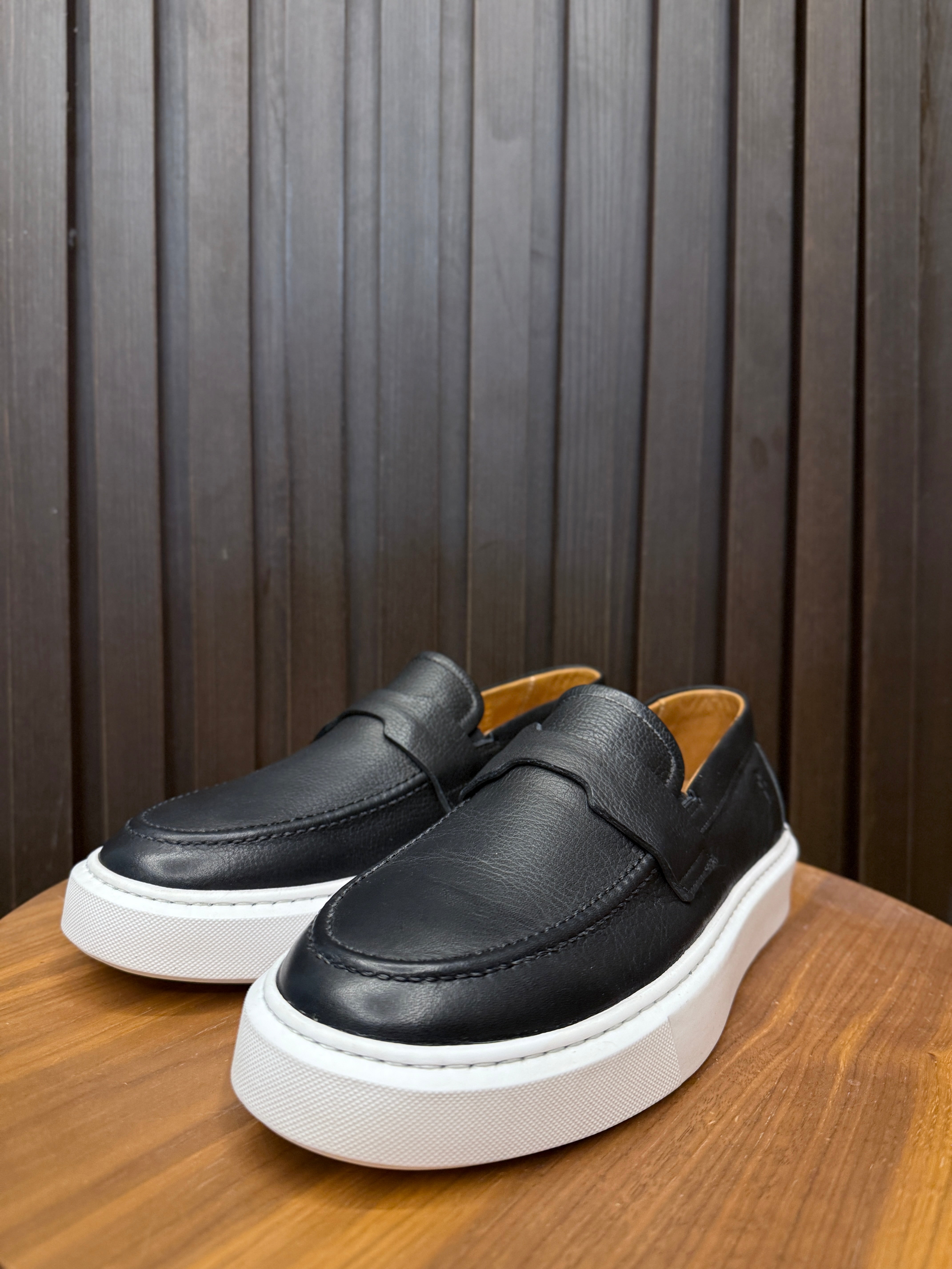 SLIP ON HORUS PONTO H PRETO