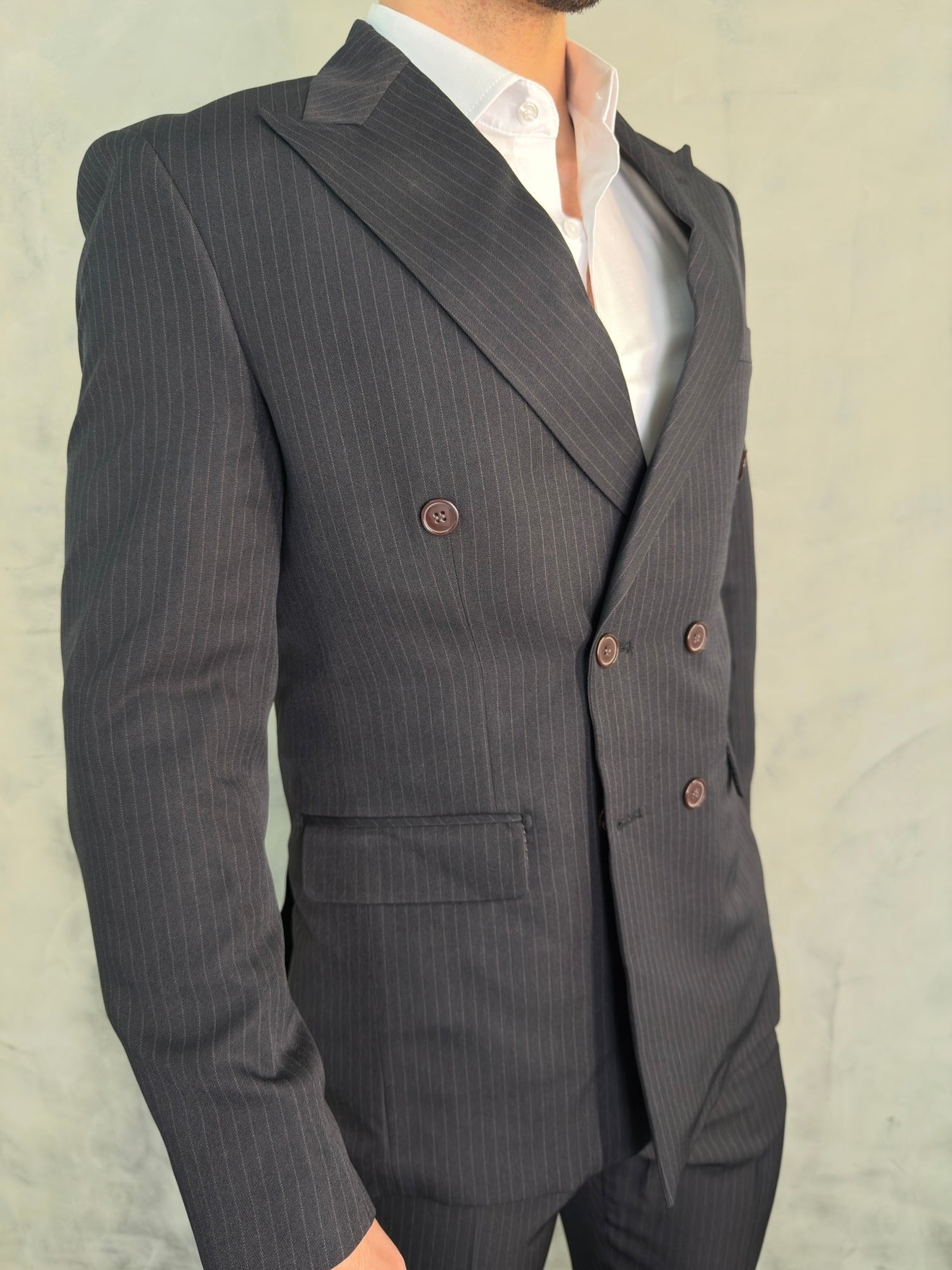 COSTUME SLIM TRANSPASSADO RISCA DE GIZ FATIOTA PRETO