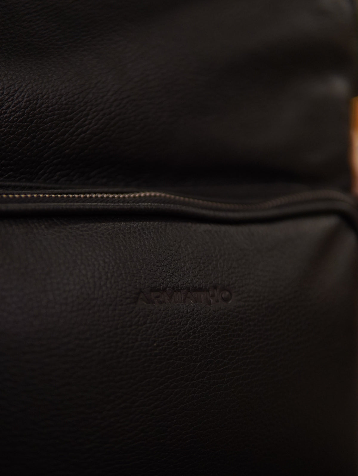 MOCHILA M176-A COURO CABERNET ARMIATHO PRETO