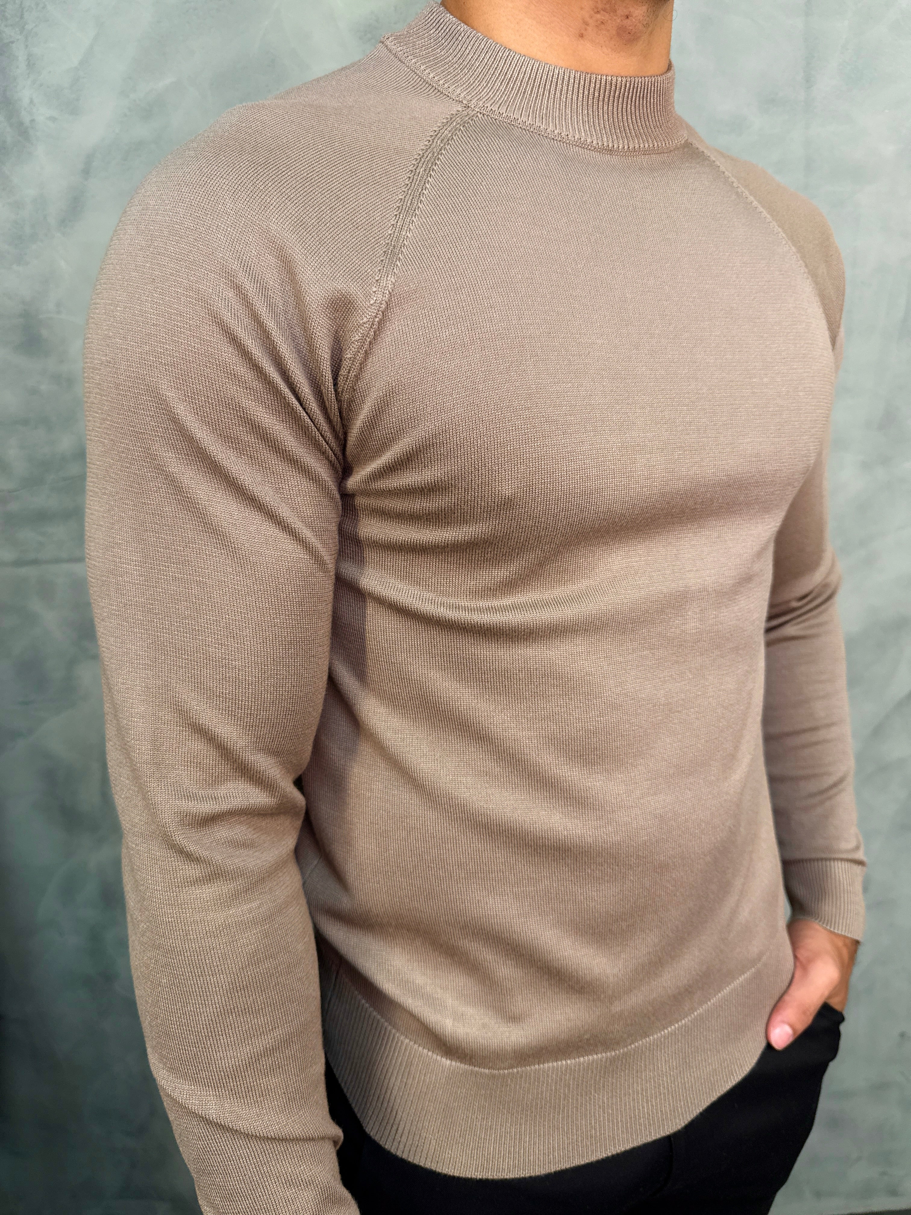 SUETER TRICOT LISO GOLA ALTA PONTO H