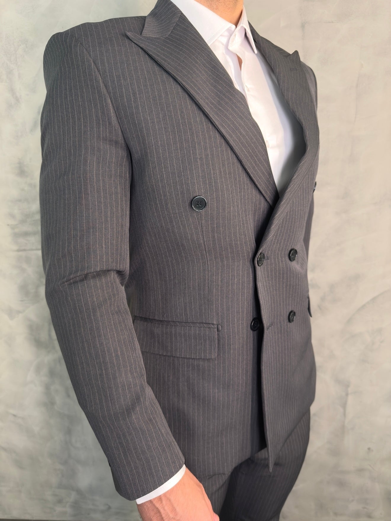 COSTUME SLIM TRANSPASSADO RISCA DE GIZ FATIOTA CHUMBO