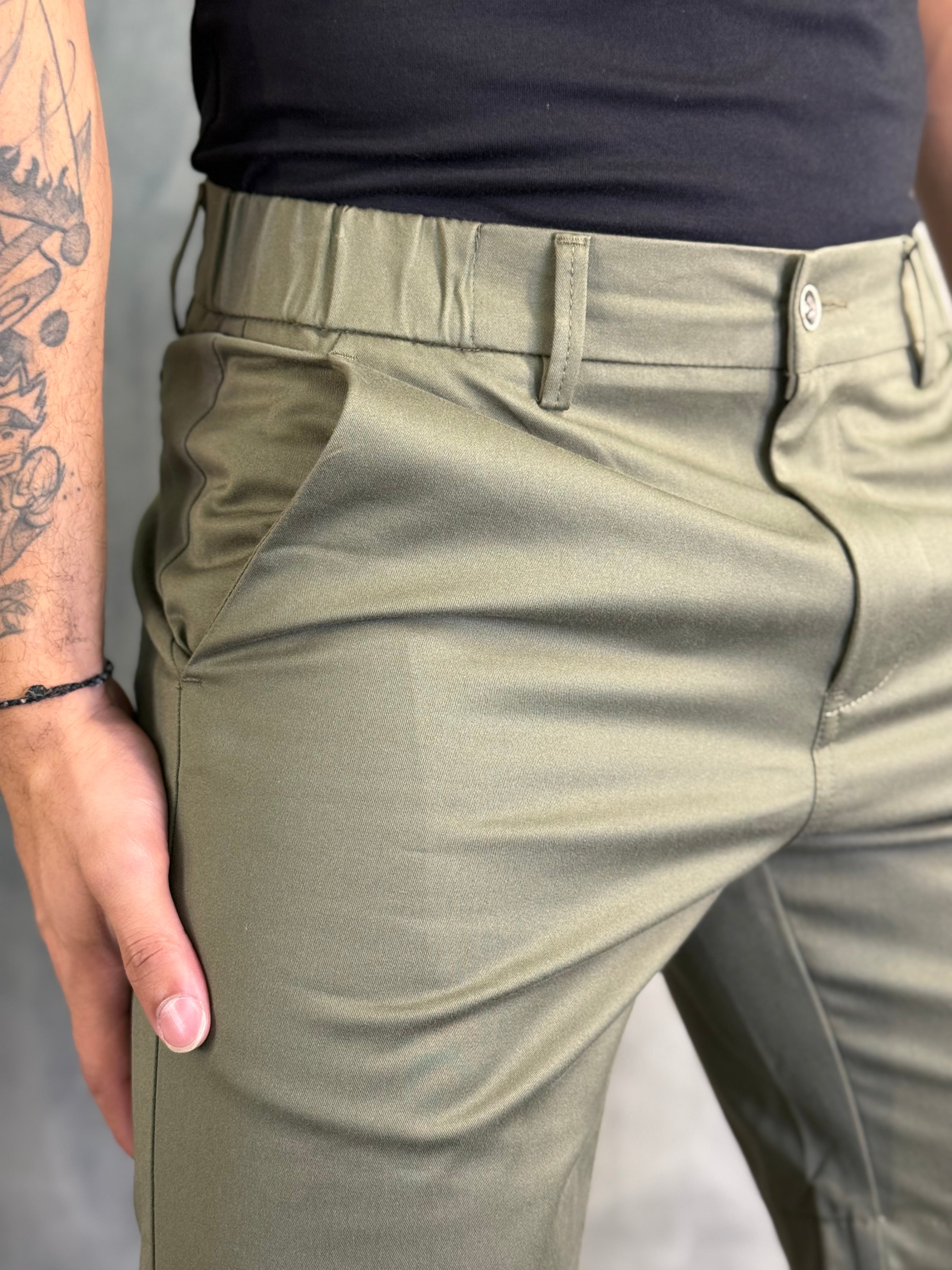 BERMUDA CASUAL-DAY SARJA COLOR CINTURA ELÁSTICA PONTO H VERDE MUSGO