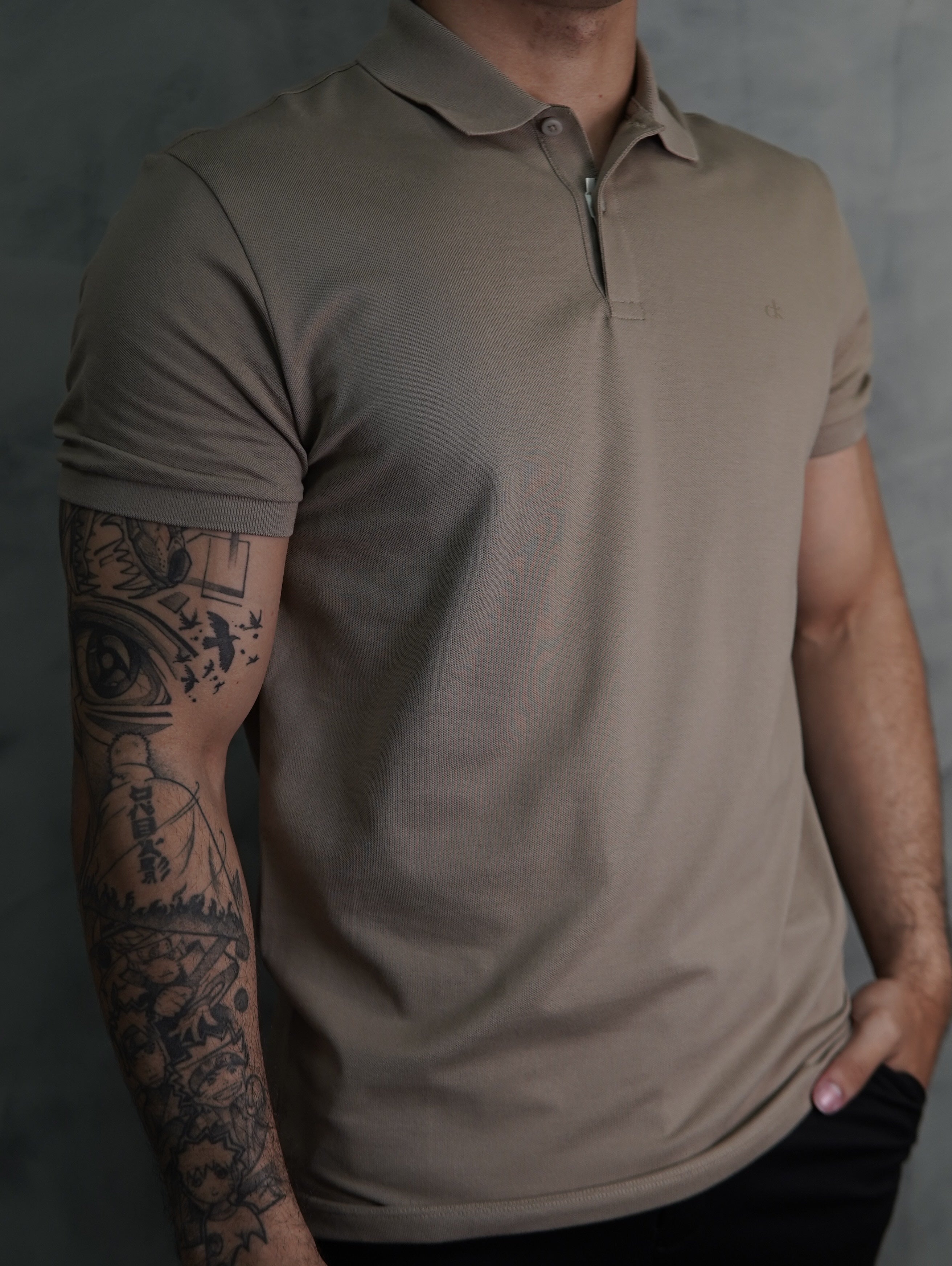 POLO SLIM PIQUET PIMA CALVIN KLEIN CAQUI