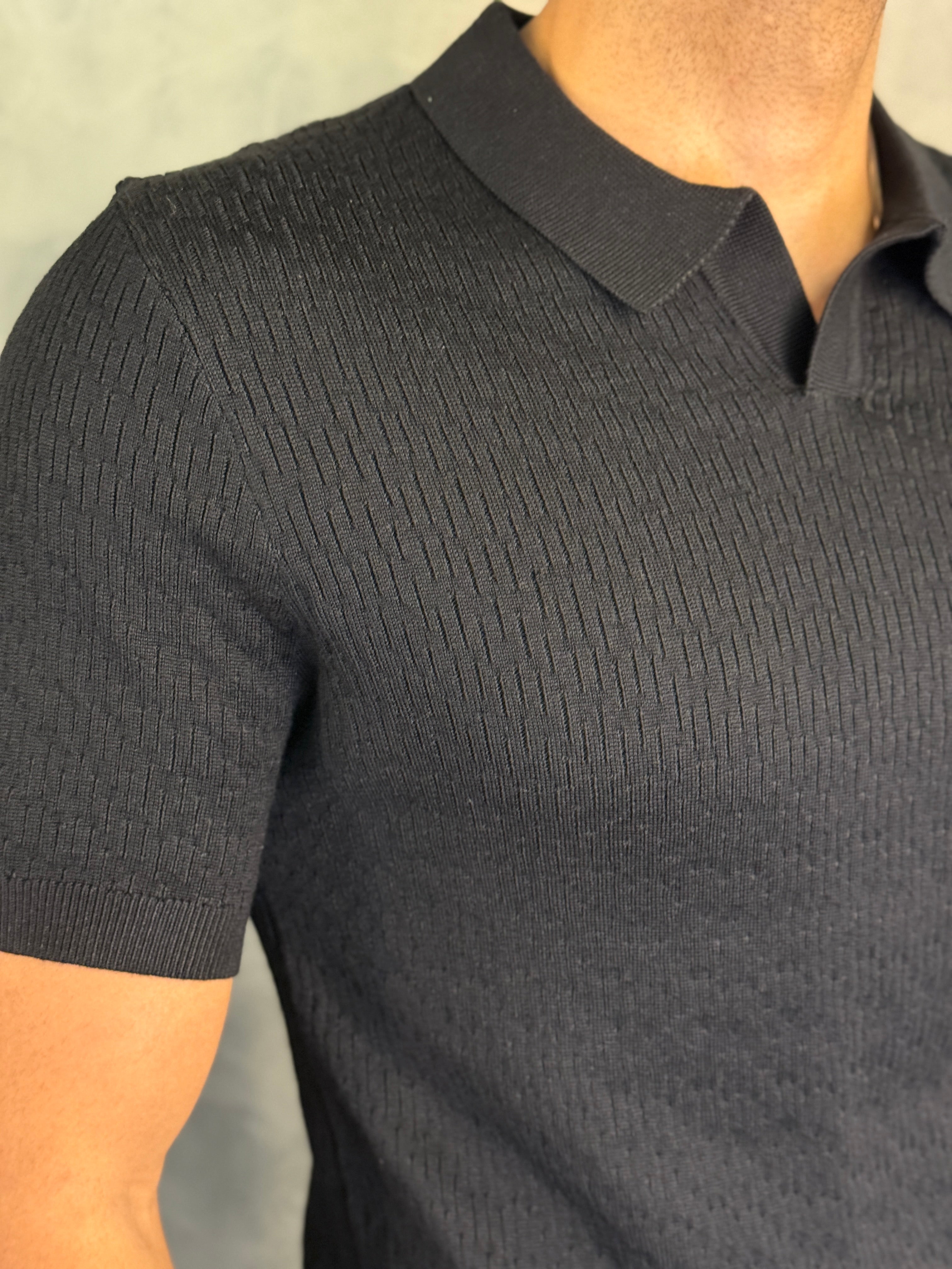 GOLA POLO TRICOT S/ BOTÃO LISTRAS PONTO H