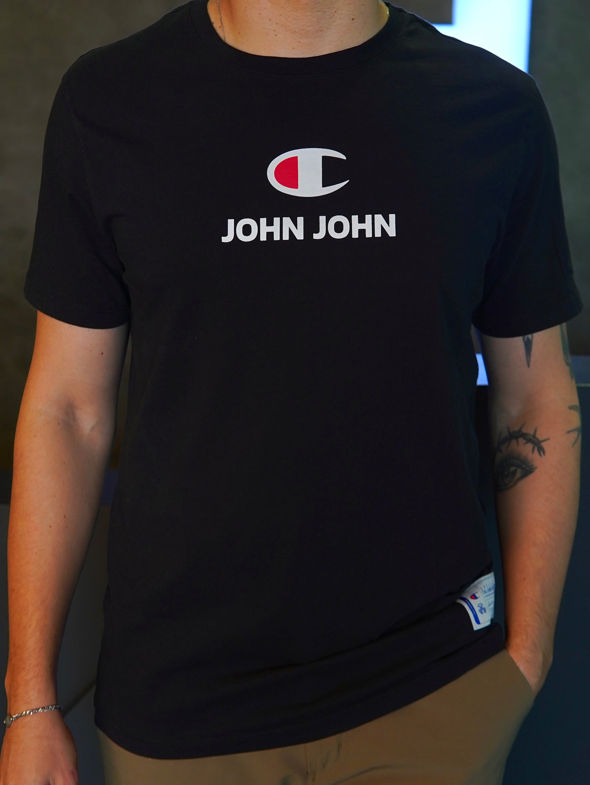 T SHIRT RG CHAMPION X JOHN JOHN PRETO