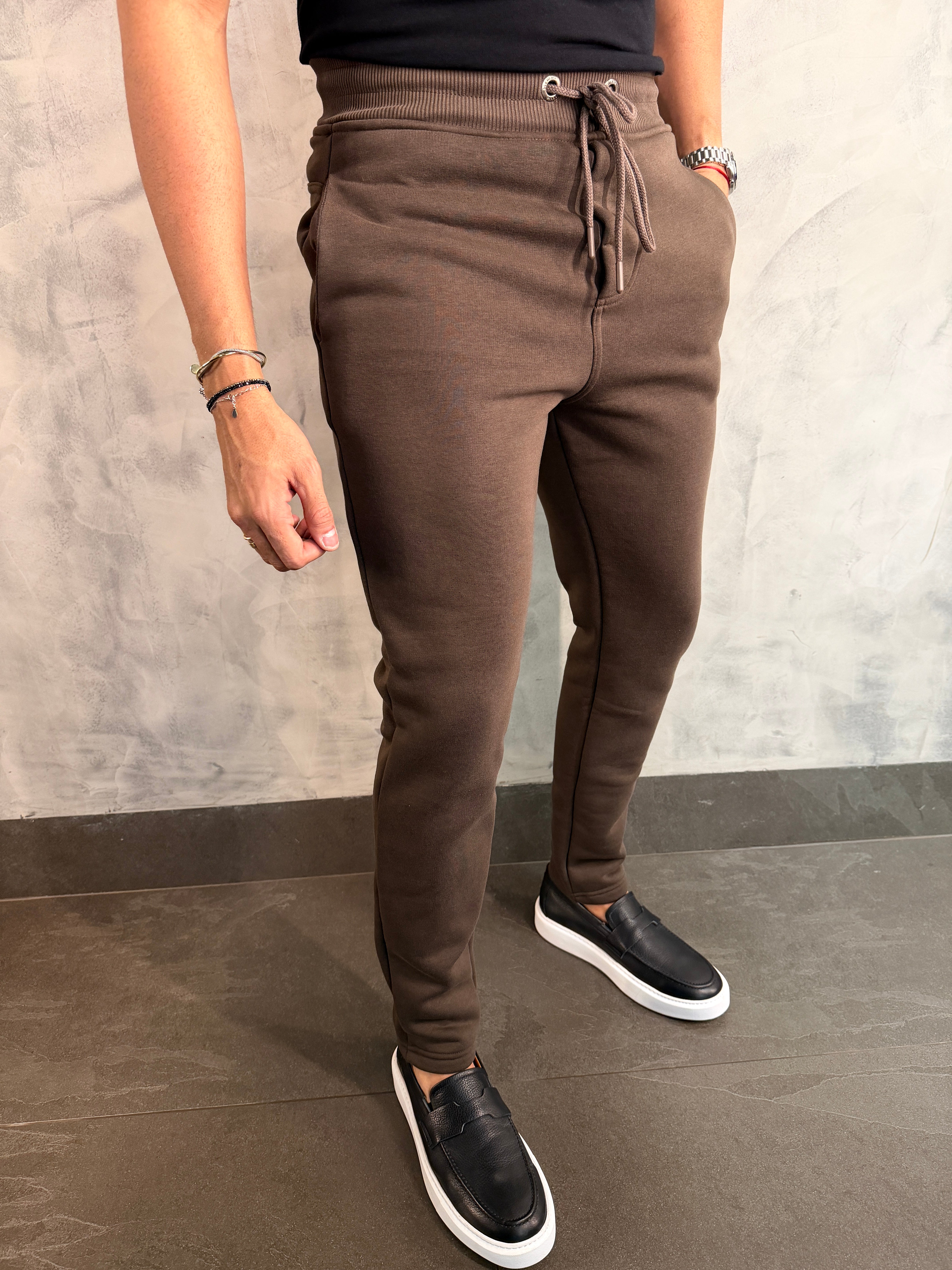 CALÇA JOGGER DE MOLETOM DLZ CAFÉ