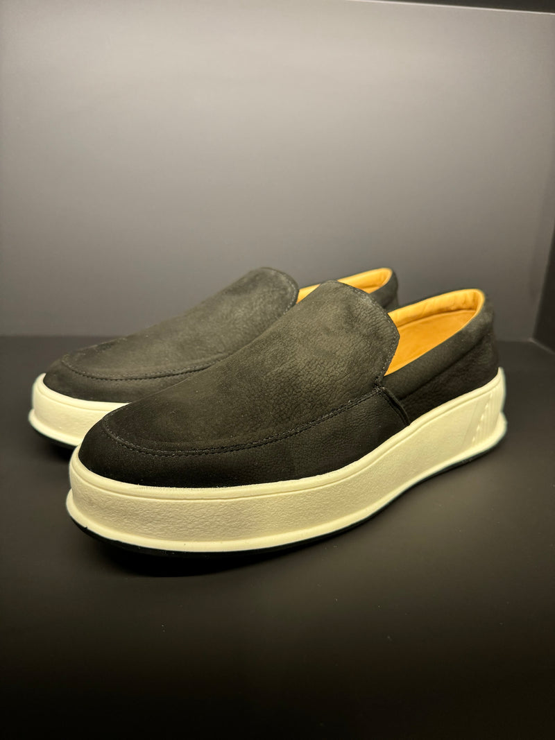 SLIP ON STUTTGART CHAMOÁ PONTO H PRETO