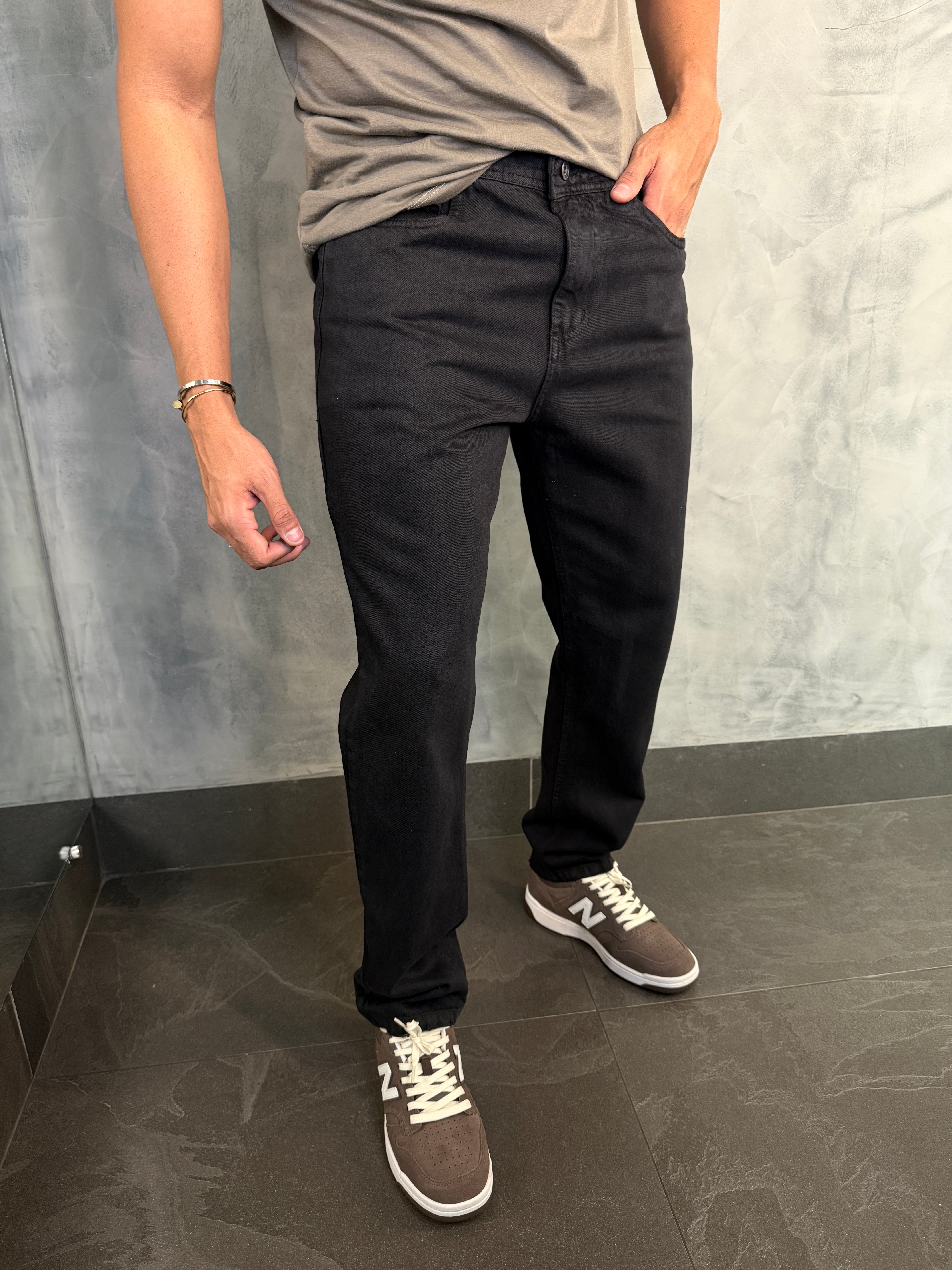 CALÇA JEANS SLIM FOCATTO PRETO