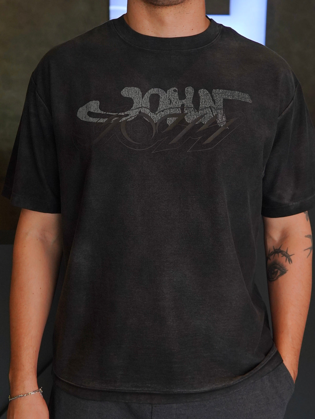 T SHIRT BOX JOHN FIRE JOHN JOHN CINZA ESCURO