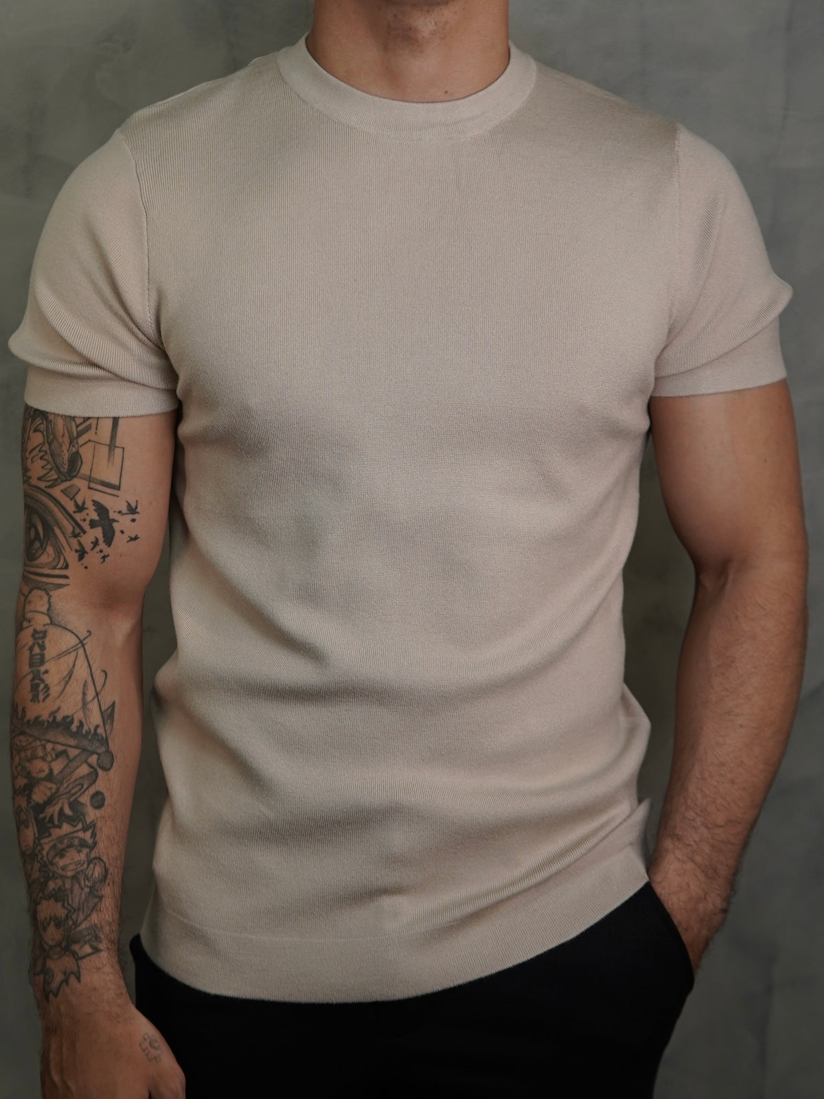 CAMISETA TRICOT GOLA REDONDA PONTO H BEGE