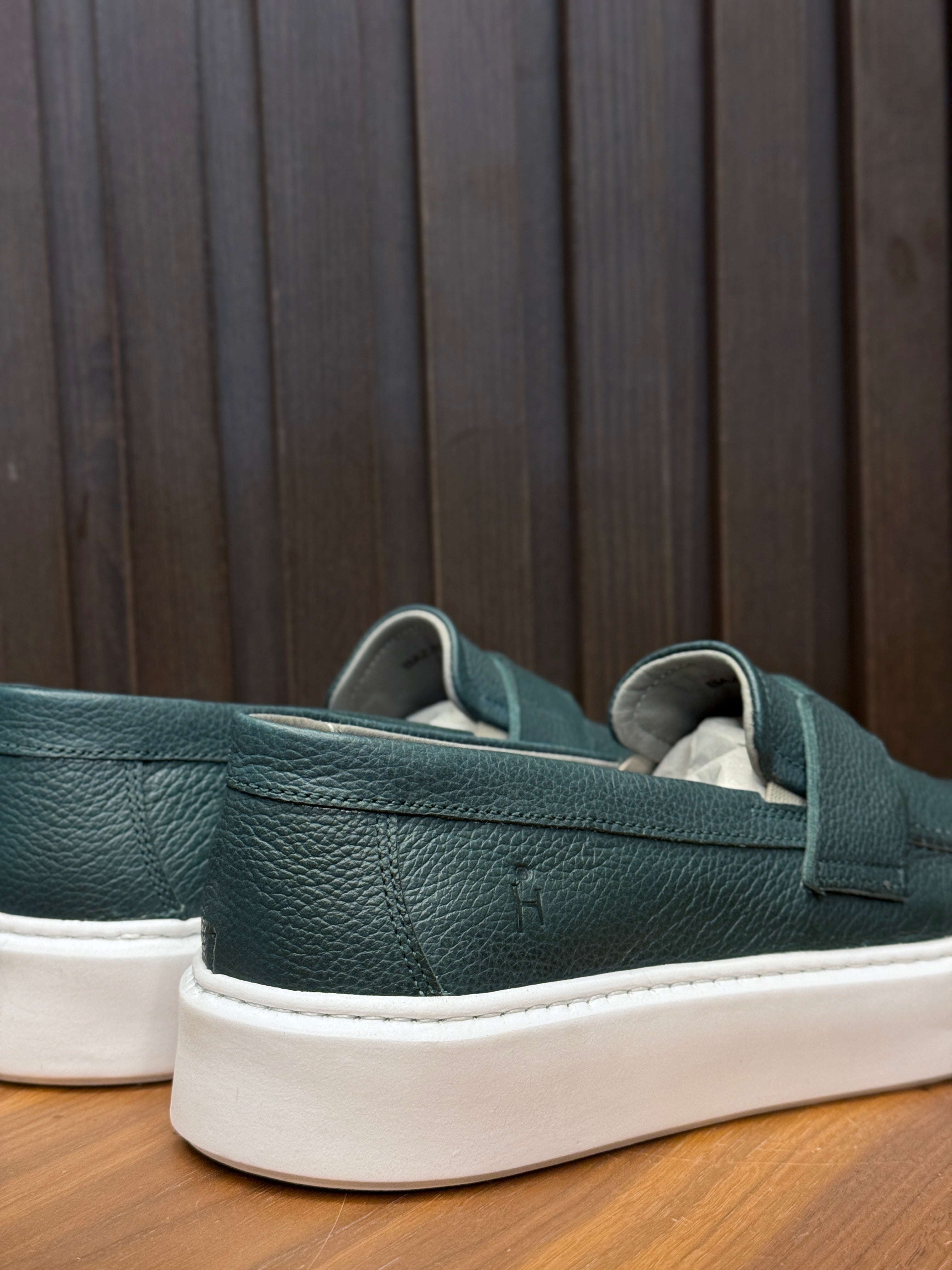 SLIP ON HORUS PONTO H VERDE MILITAR