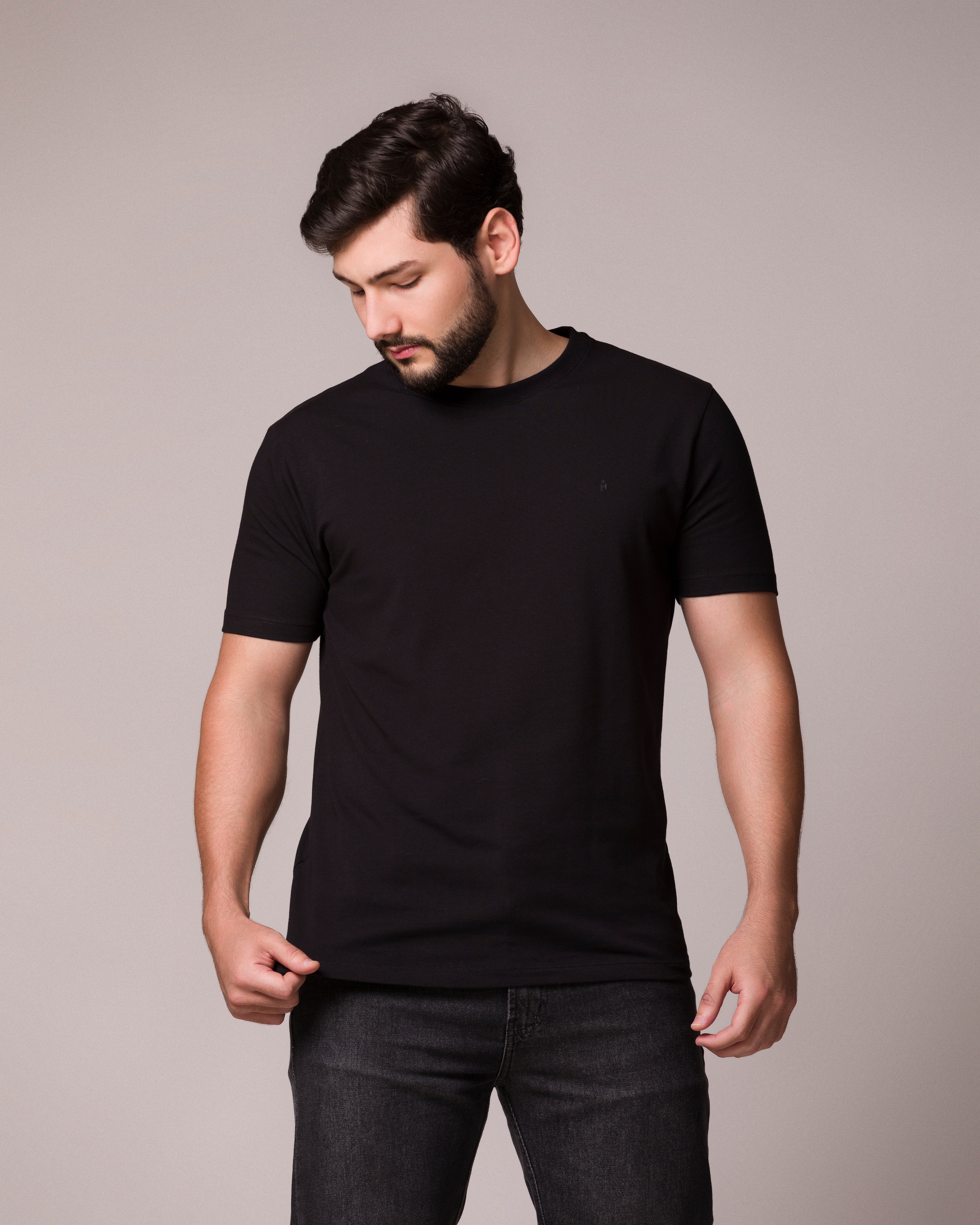 CAMISETA BÁSICA PONTO H PRETO