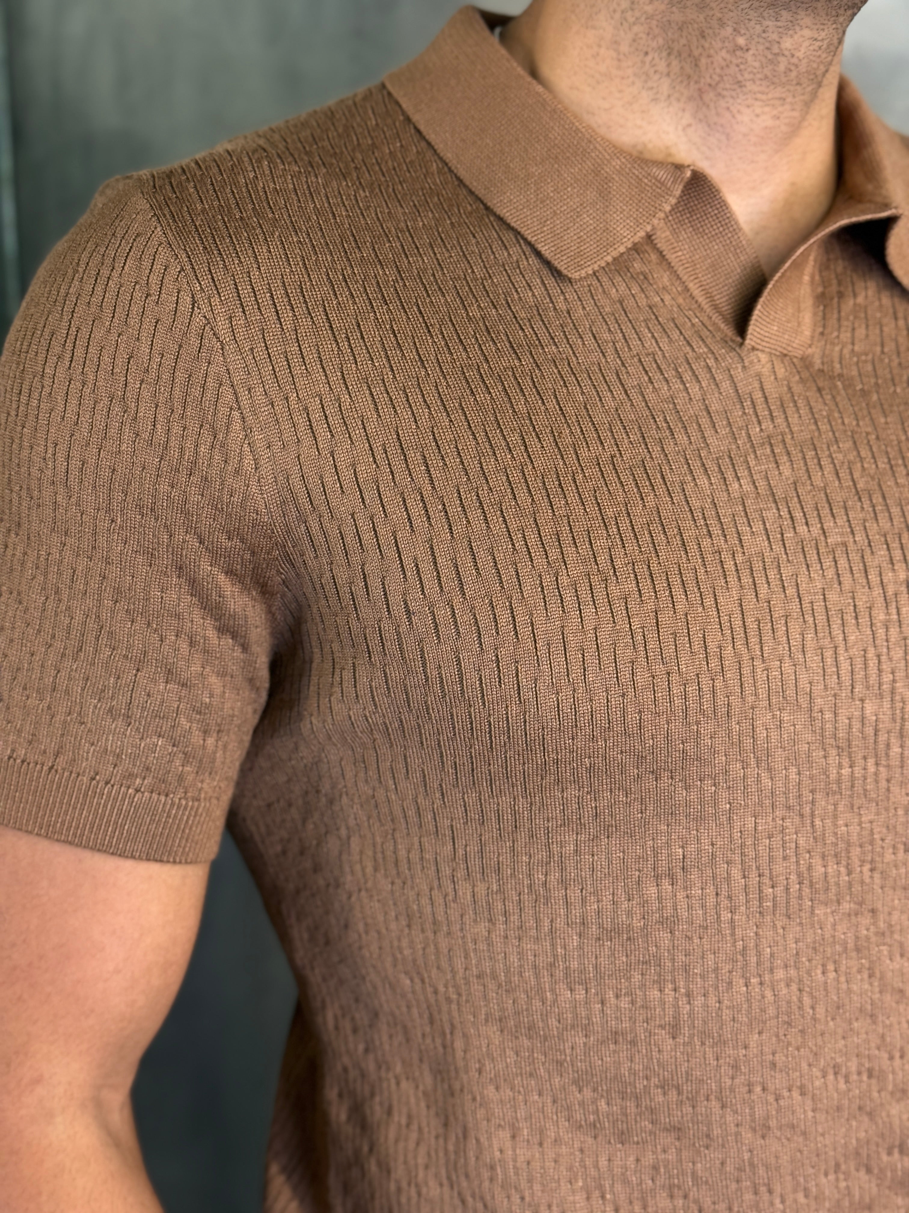 GOLA POLO TRICOT S/ BOTÃO LISTRAS PONTO H