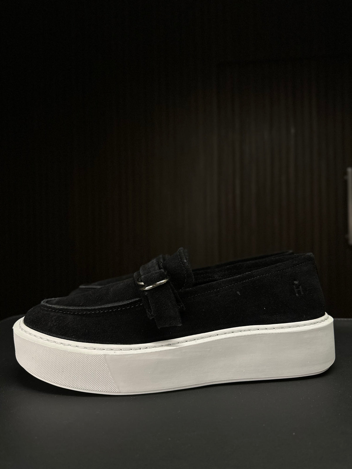 SLIP ON CAMURÇA FIVELA PONTO H NAVY