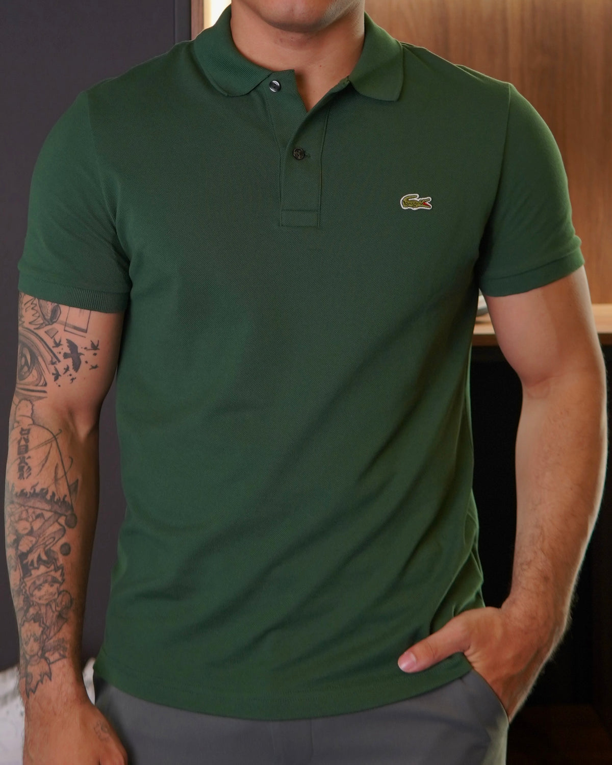 POLO SLIM FIT EM PIQUÉ LACOSTE VERDE