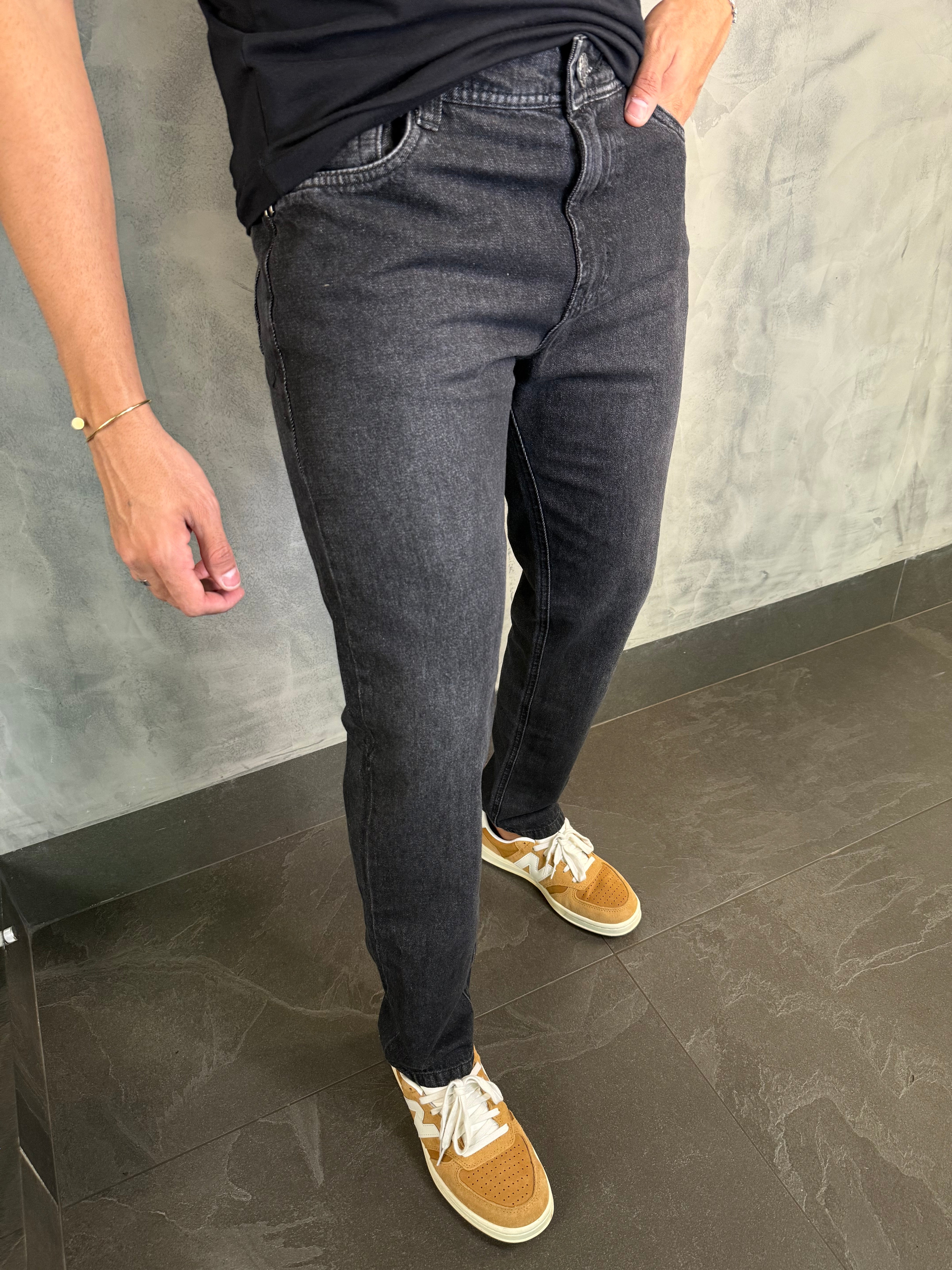 CALÇA JEANS RETA BOLSO REC DGN PRETO ESTONADO