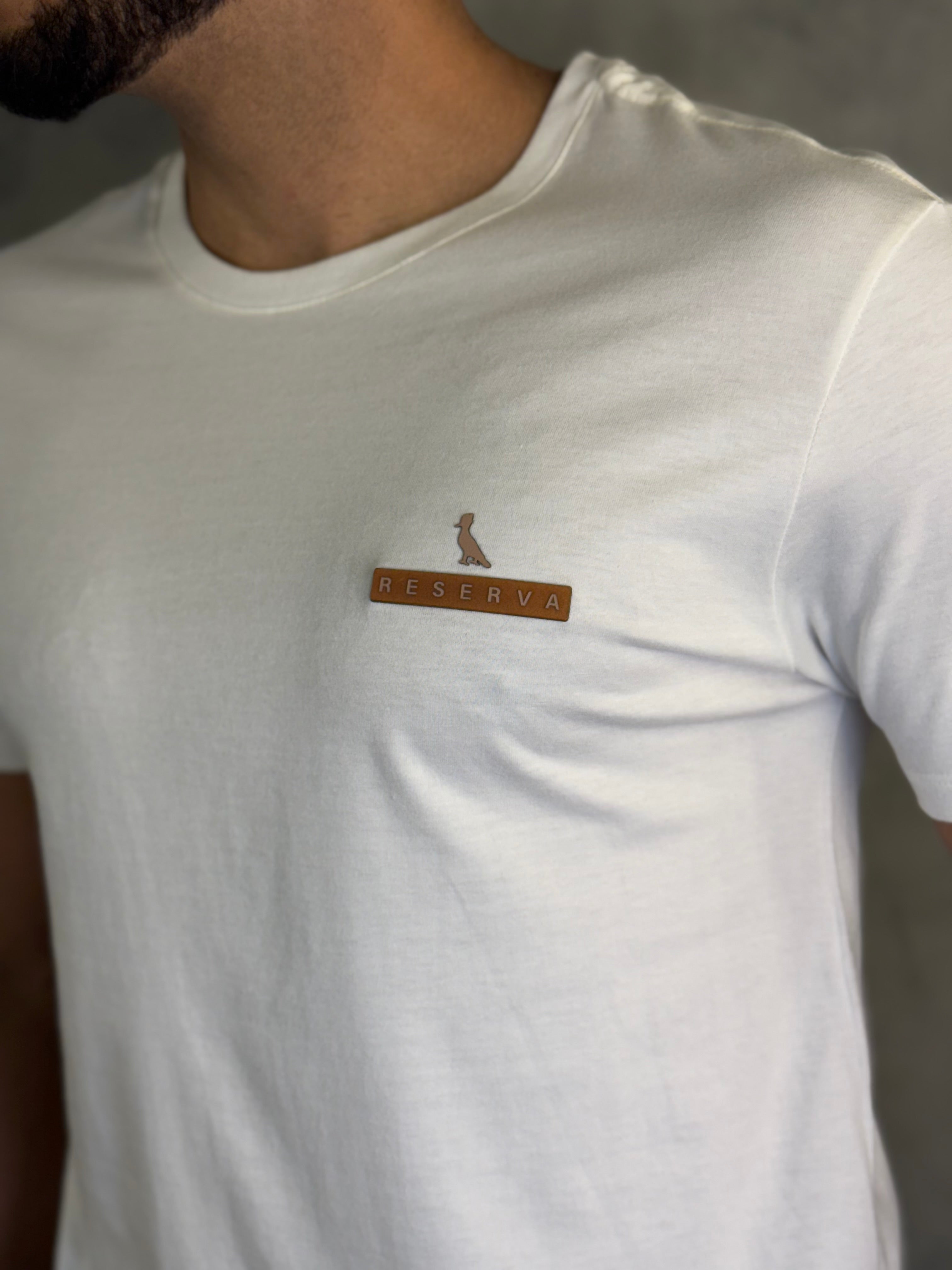 CAMISETA SLIM EST GARMENTS RESERVA OFF WHITE