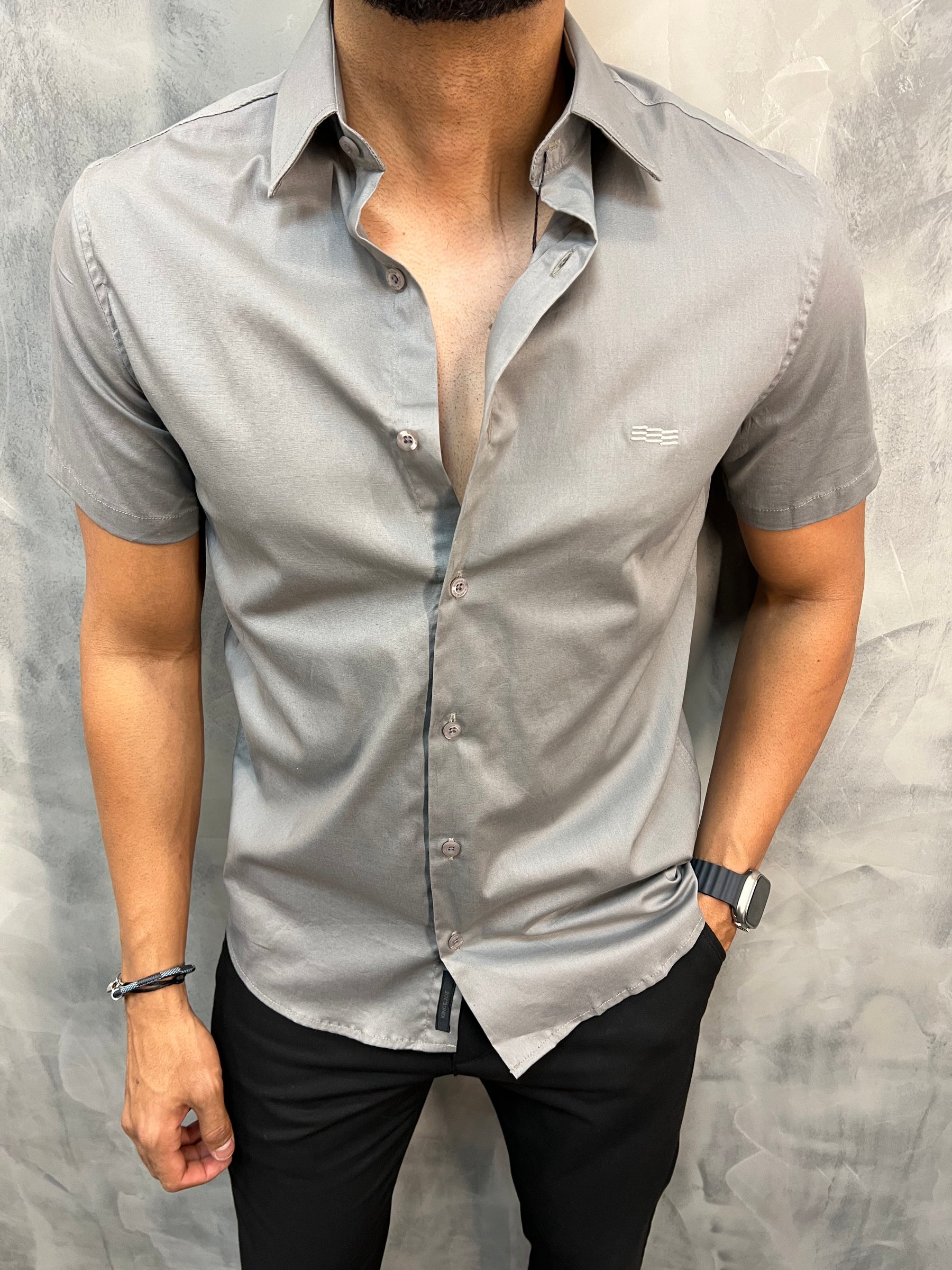 CAMISA SOCIAL SLIM MANGA CURTA CINZA KINGEJOE