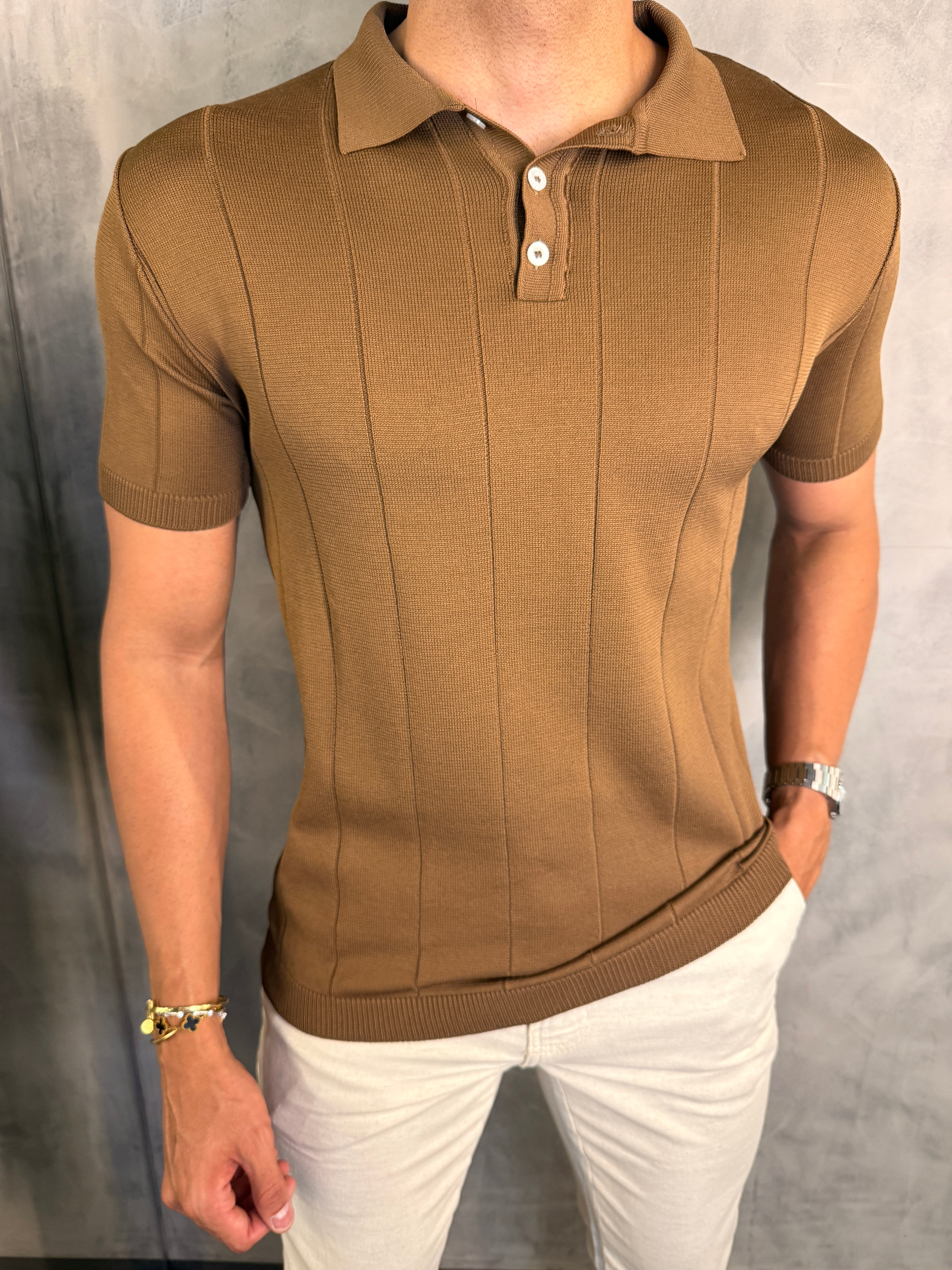 GOLA POLO TRICOT COM BOTÃO PONTO H