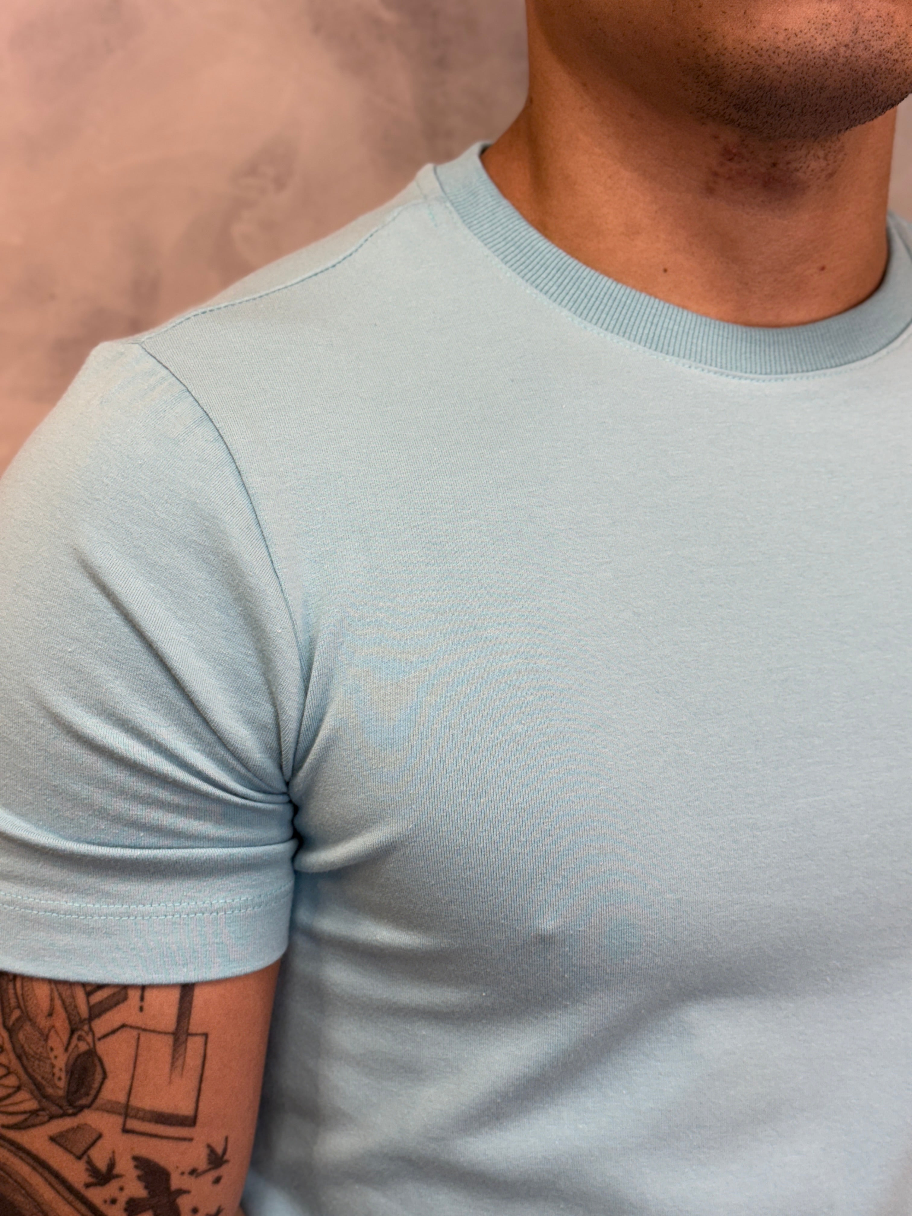 CAMISETA SLIM FIT PONTO H AZUL CIANO