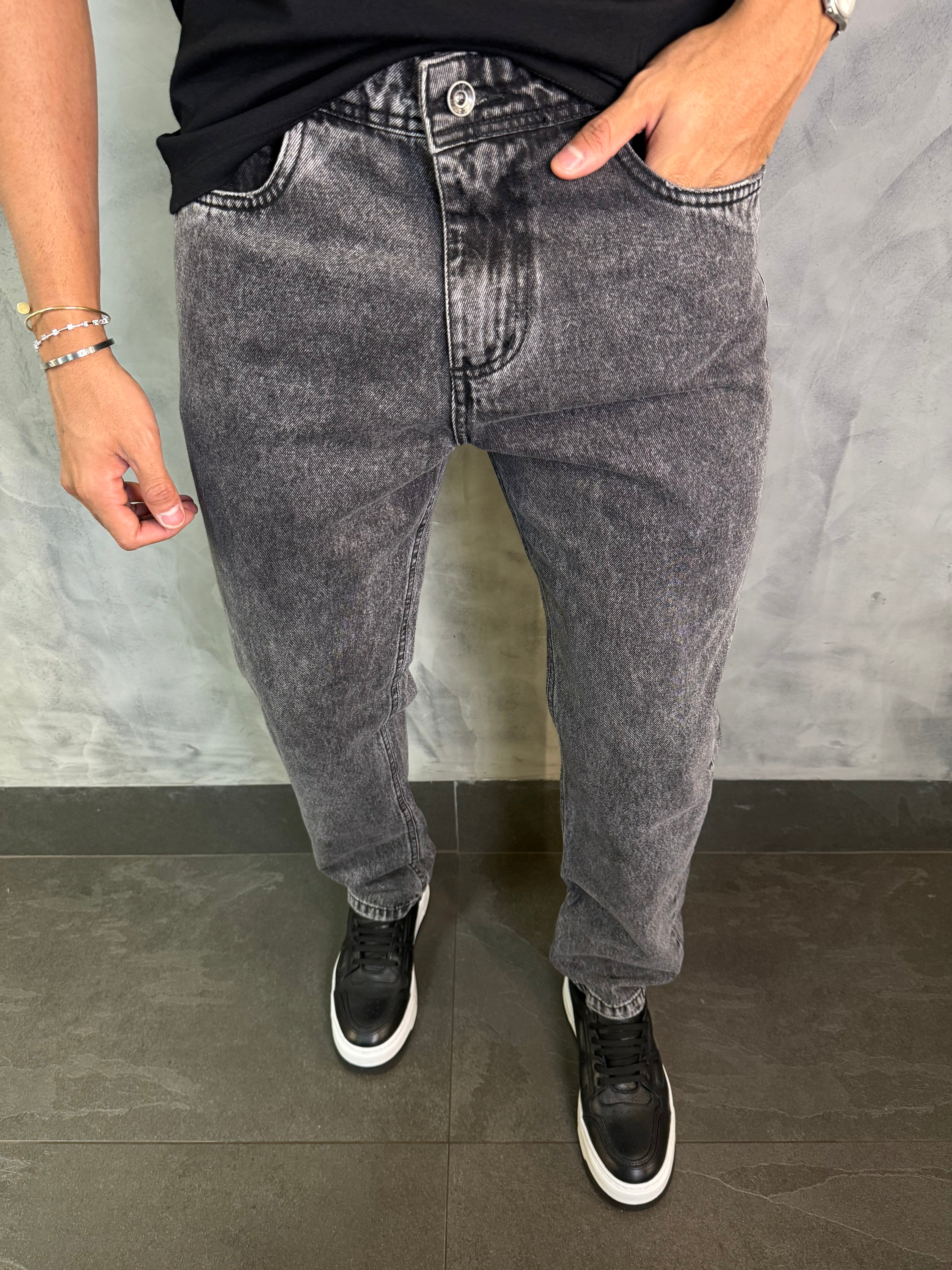 CALÇA JEANS SLIM FOCATTO PRETO
