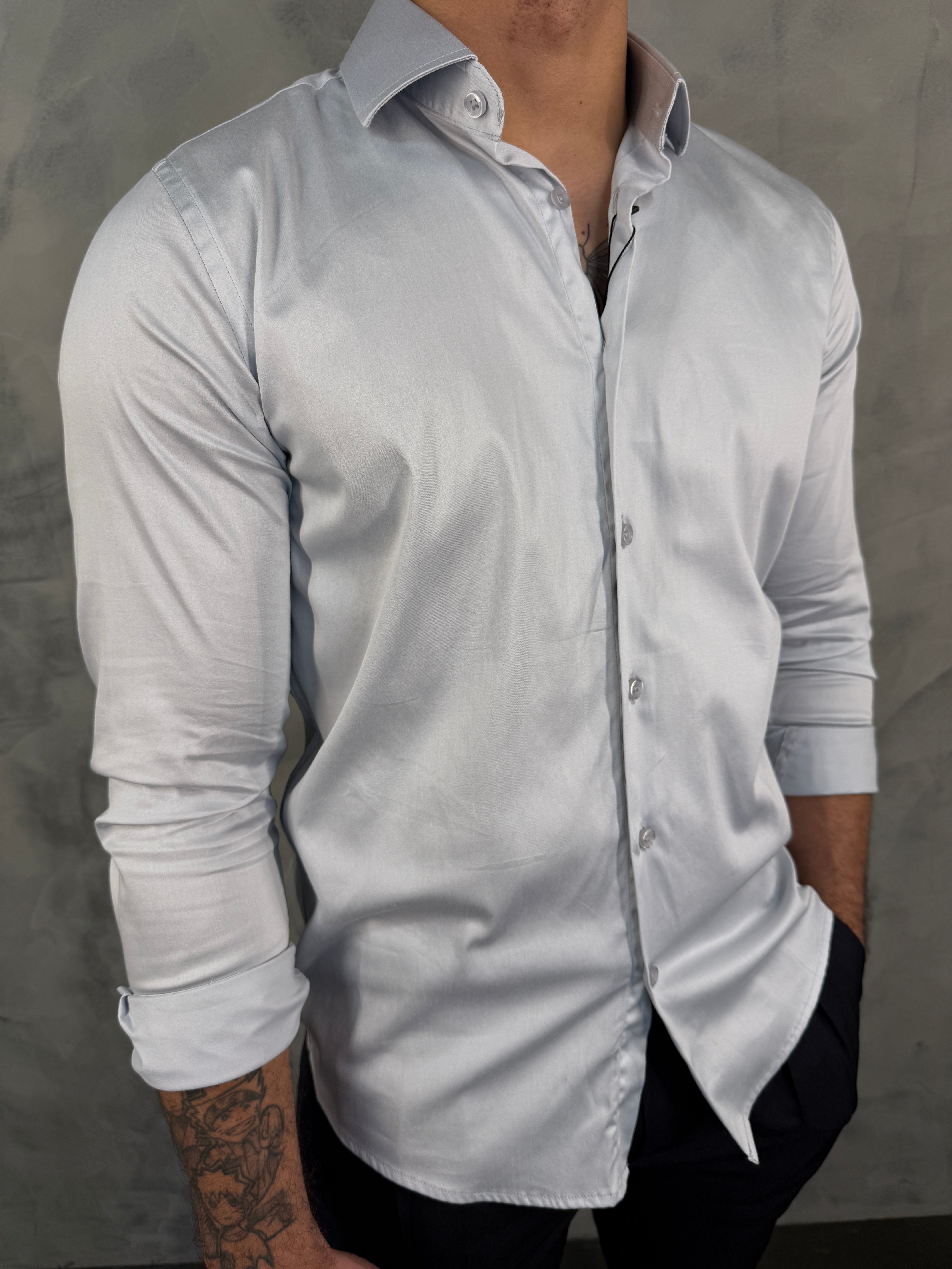 CAMISA M/L ACETINADA C/ ELASTANO PONTO H CINZA