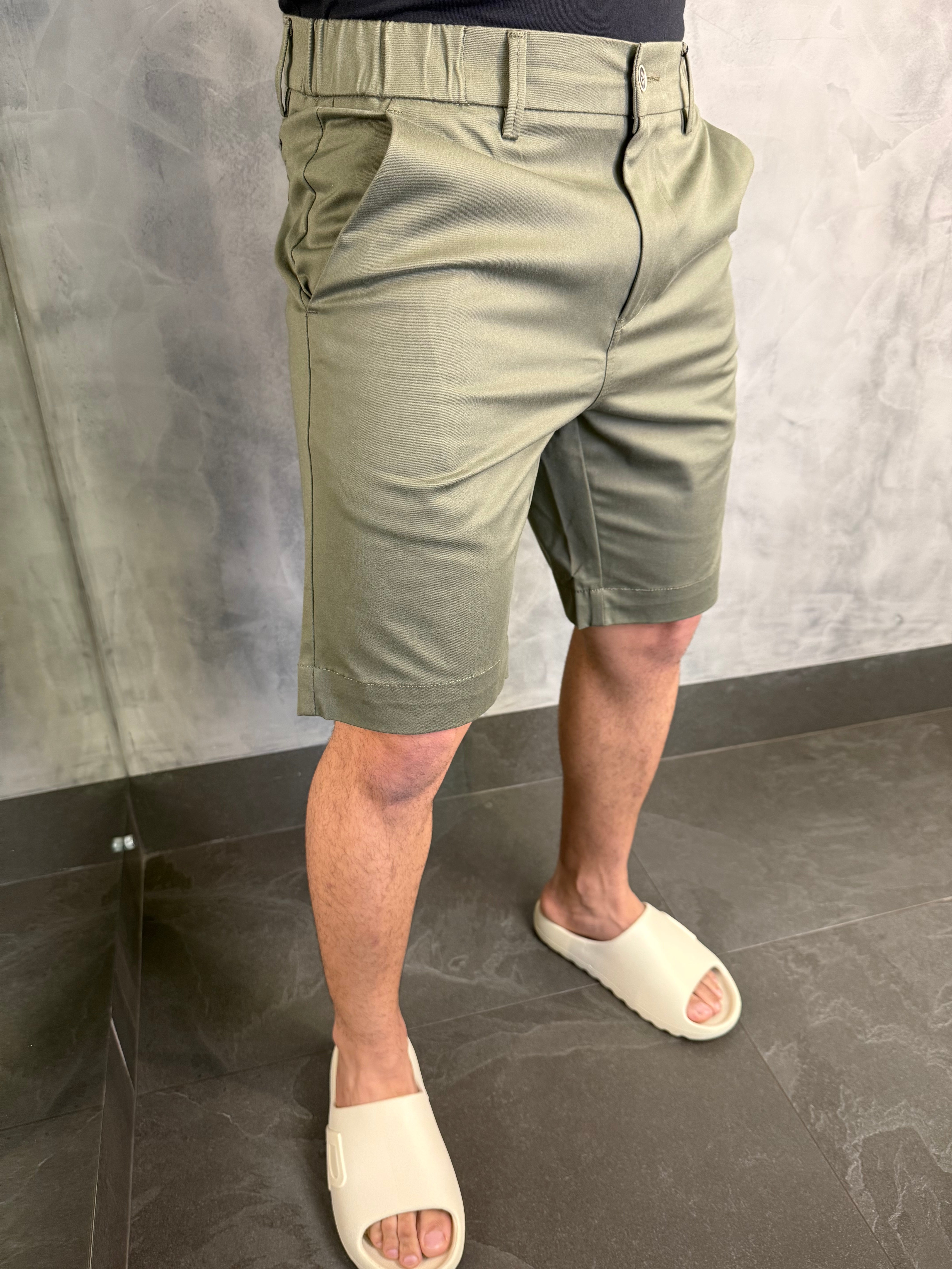 BERMUDA CASUAL-DAY SARJA COLOR CINTURA ELÁSTICA PONTO H VERDE MUSGO