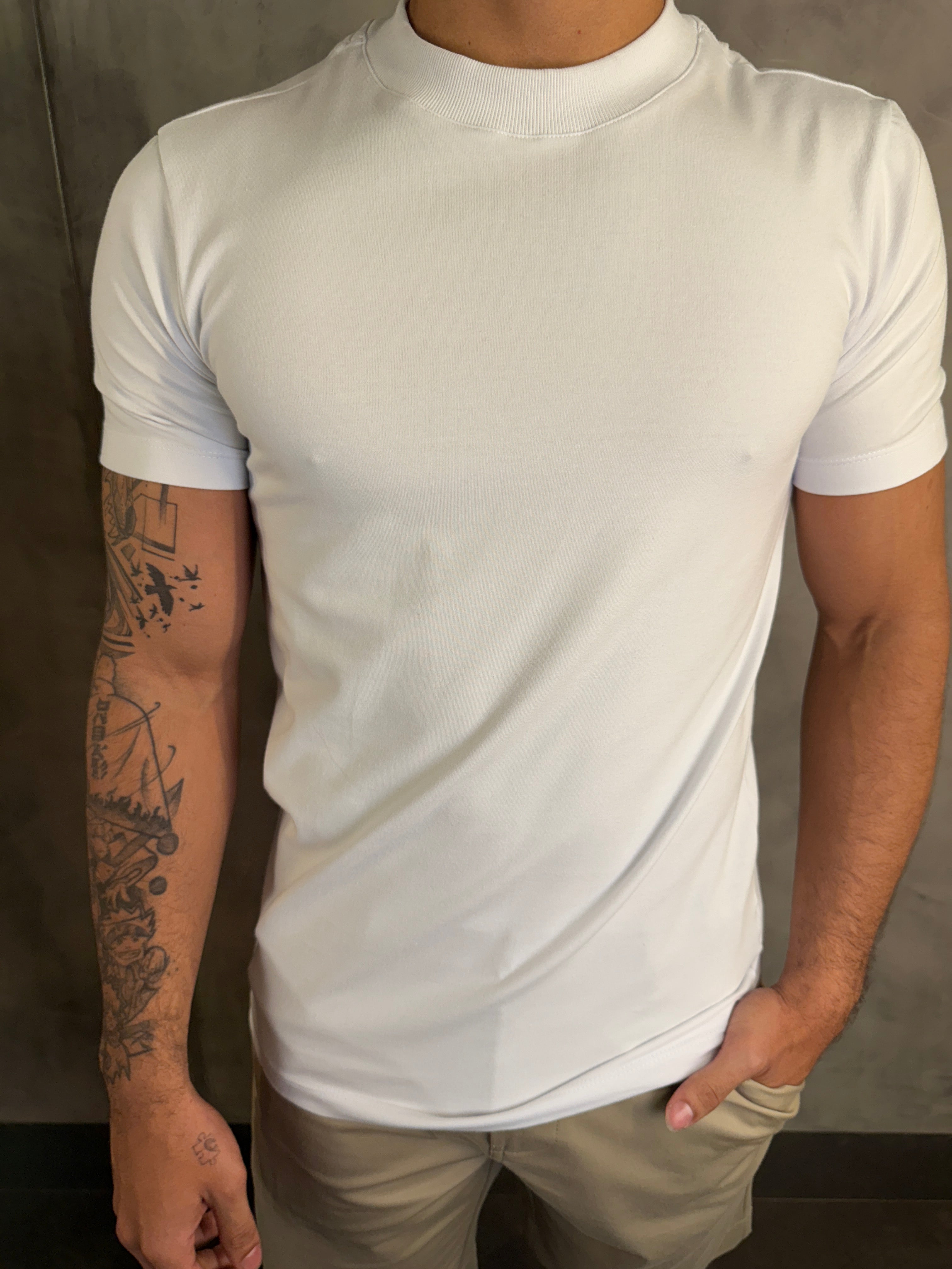 CAMISETA SLIM GOLA MÉDIA PONTO H BRANCO