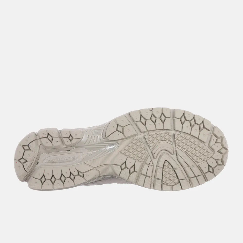 TÊNIS NB 2002R UNISEX NEW BALANCE BEGE