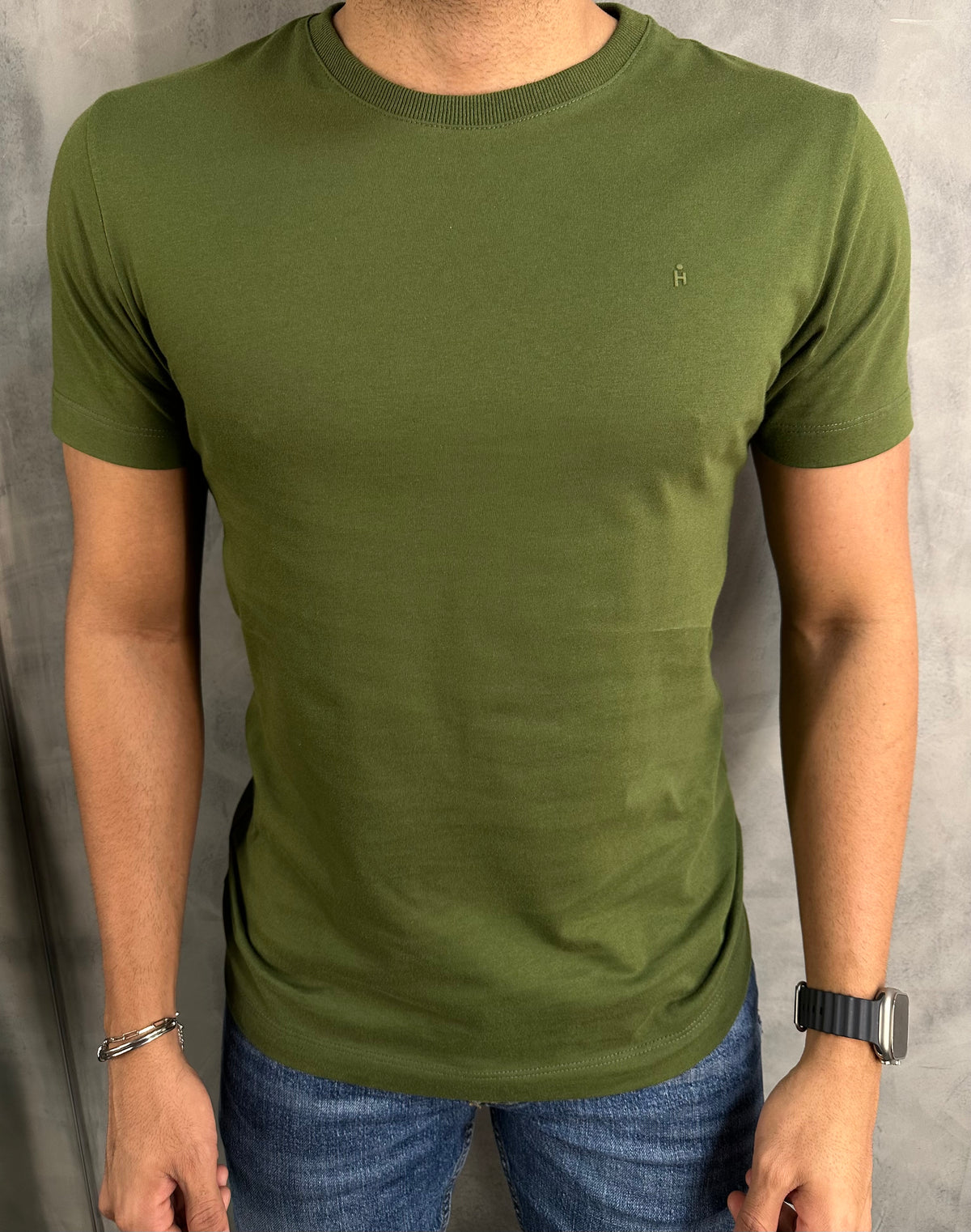 CAMISETA BÁSICA PONTO H VERDE MUSGO