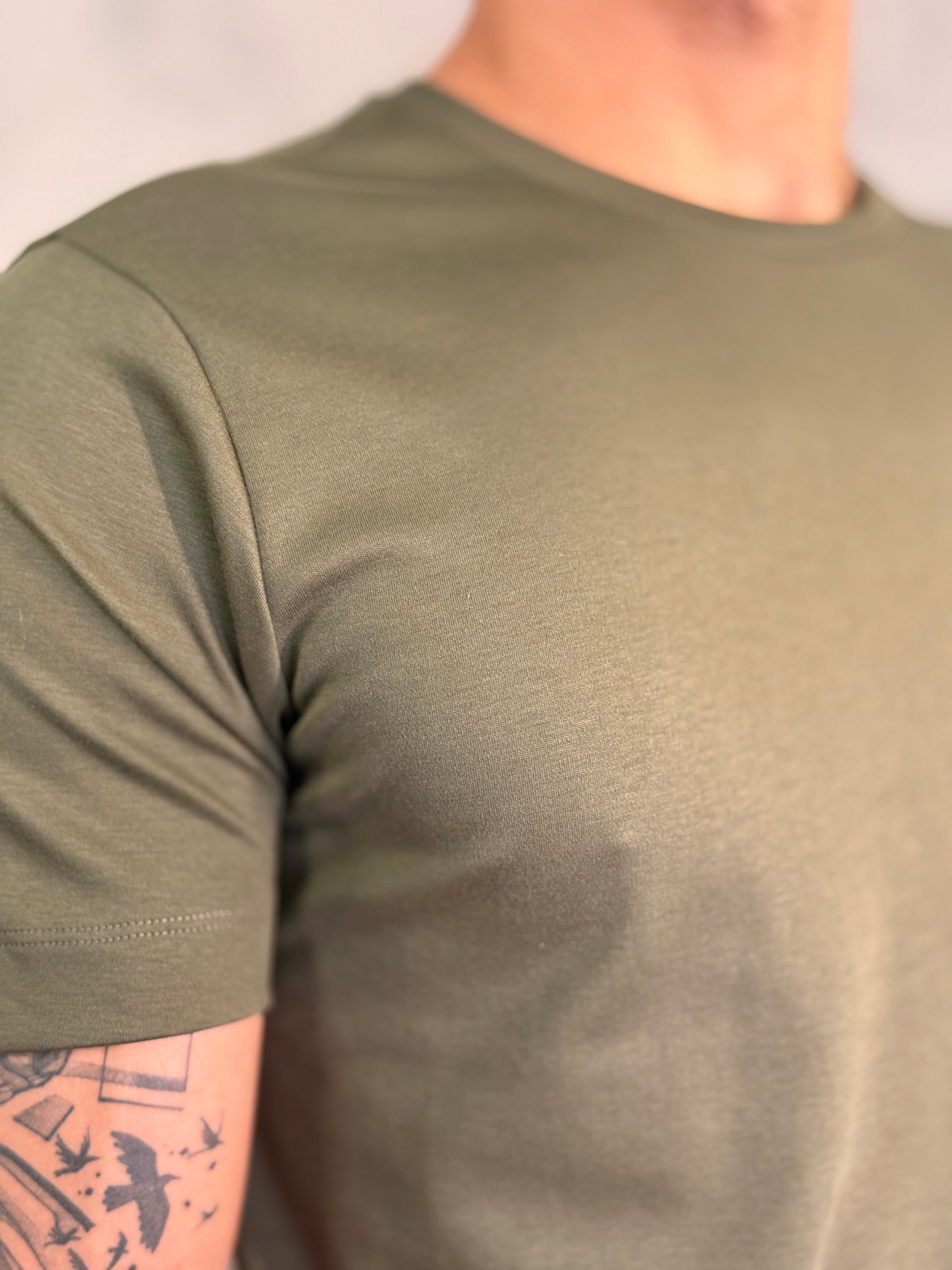 CAMISETA BÁSICA HERMES PONTO H VERDE MUSGO