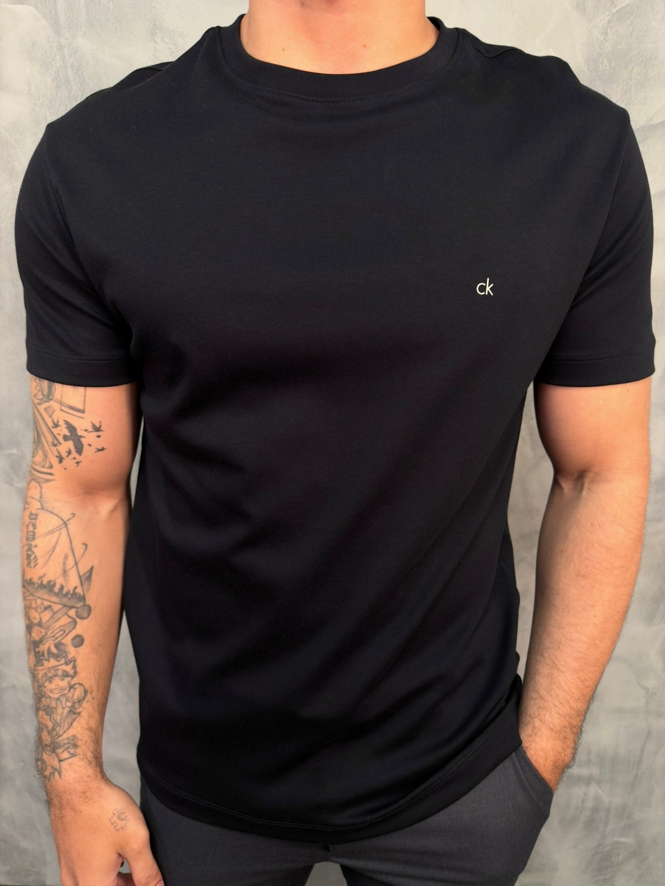 CAMISETA PIMA CALVIN KLEIN PRETO