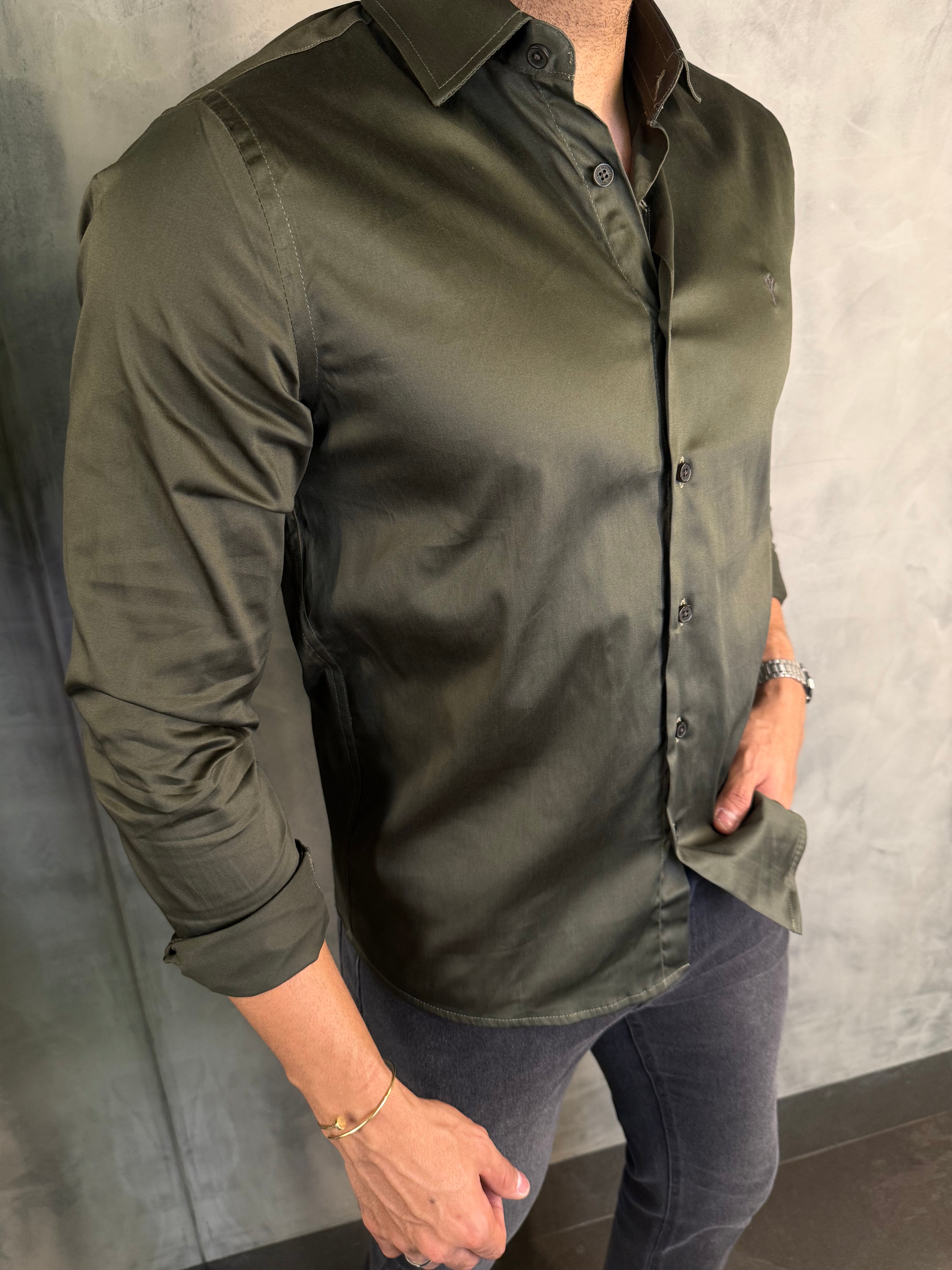 CAMISA ACETINADA STRETCH SLIM FIT M/L INDICCATTO VERDE MUSGO