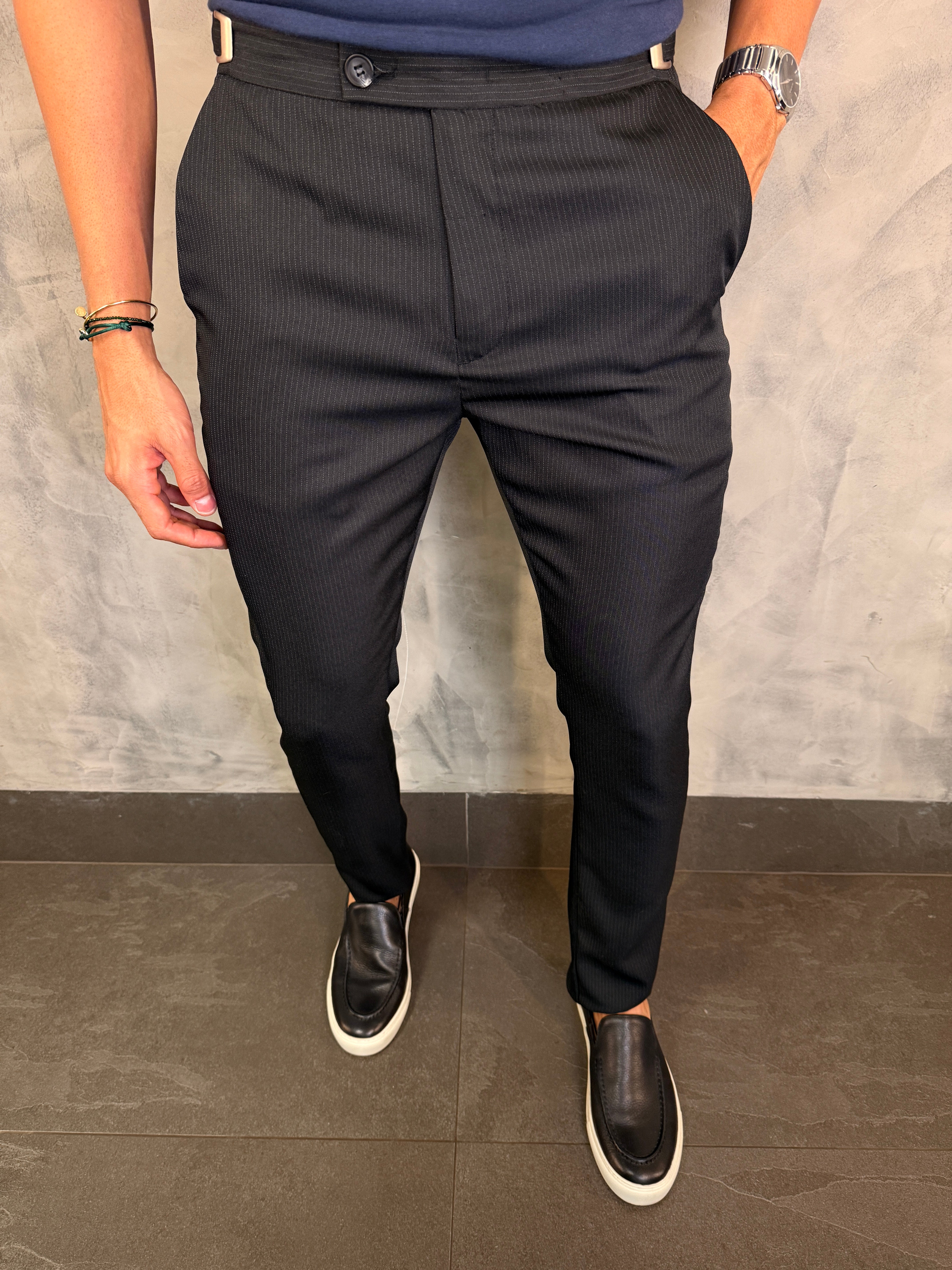 CALÇA ALF. VIENA AJUSTE CATRACA PONTO H RISCA DE GIZ PRETO