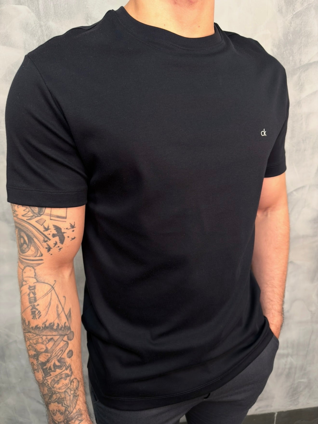 CAMISETA PIMA CALVIN KLEIN PRETO