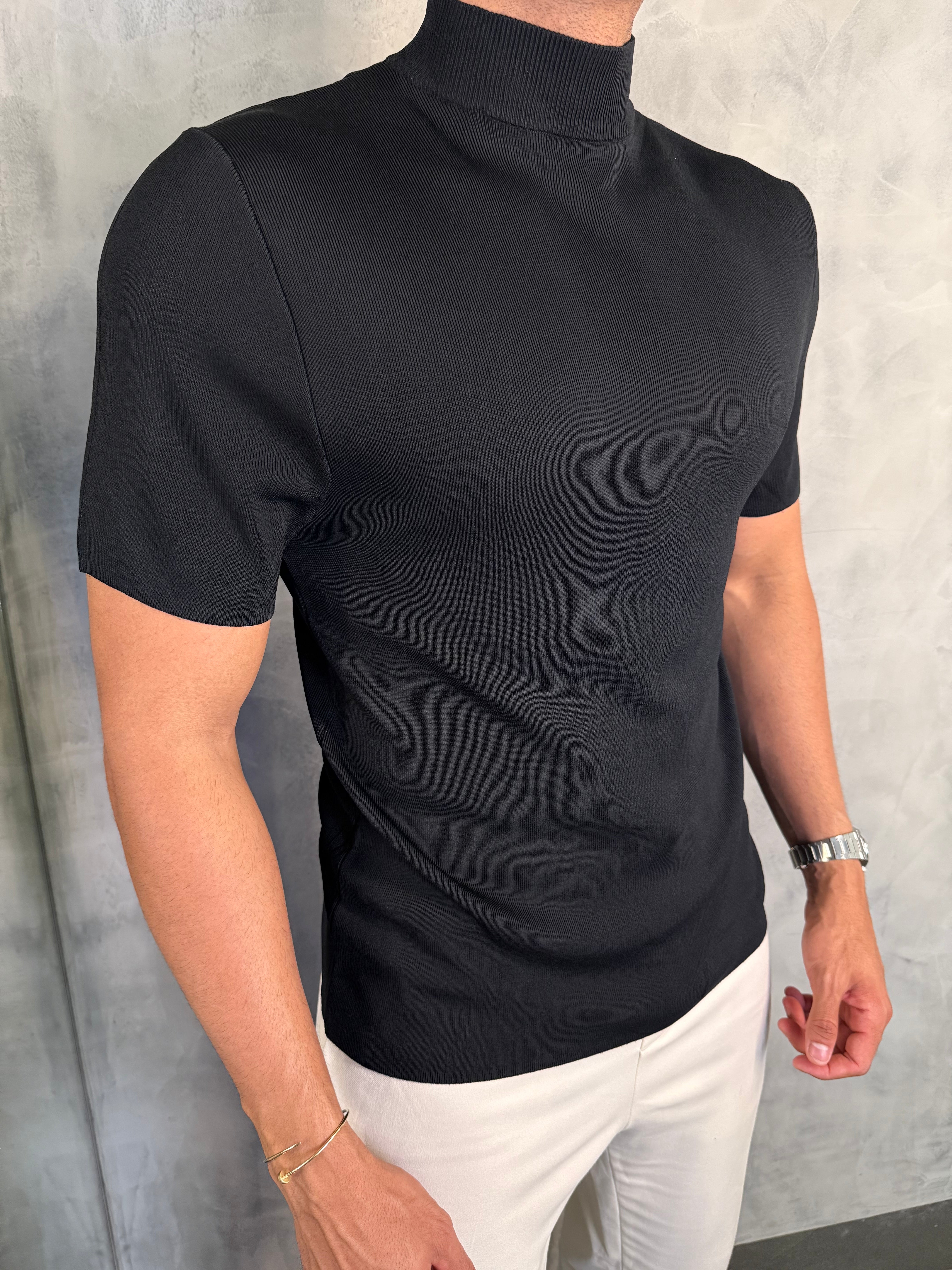 CAMISETA GOLA ALTA TRICOT PONTO H PRETO