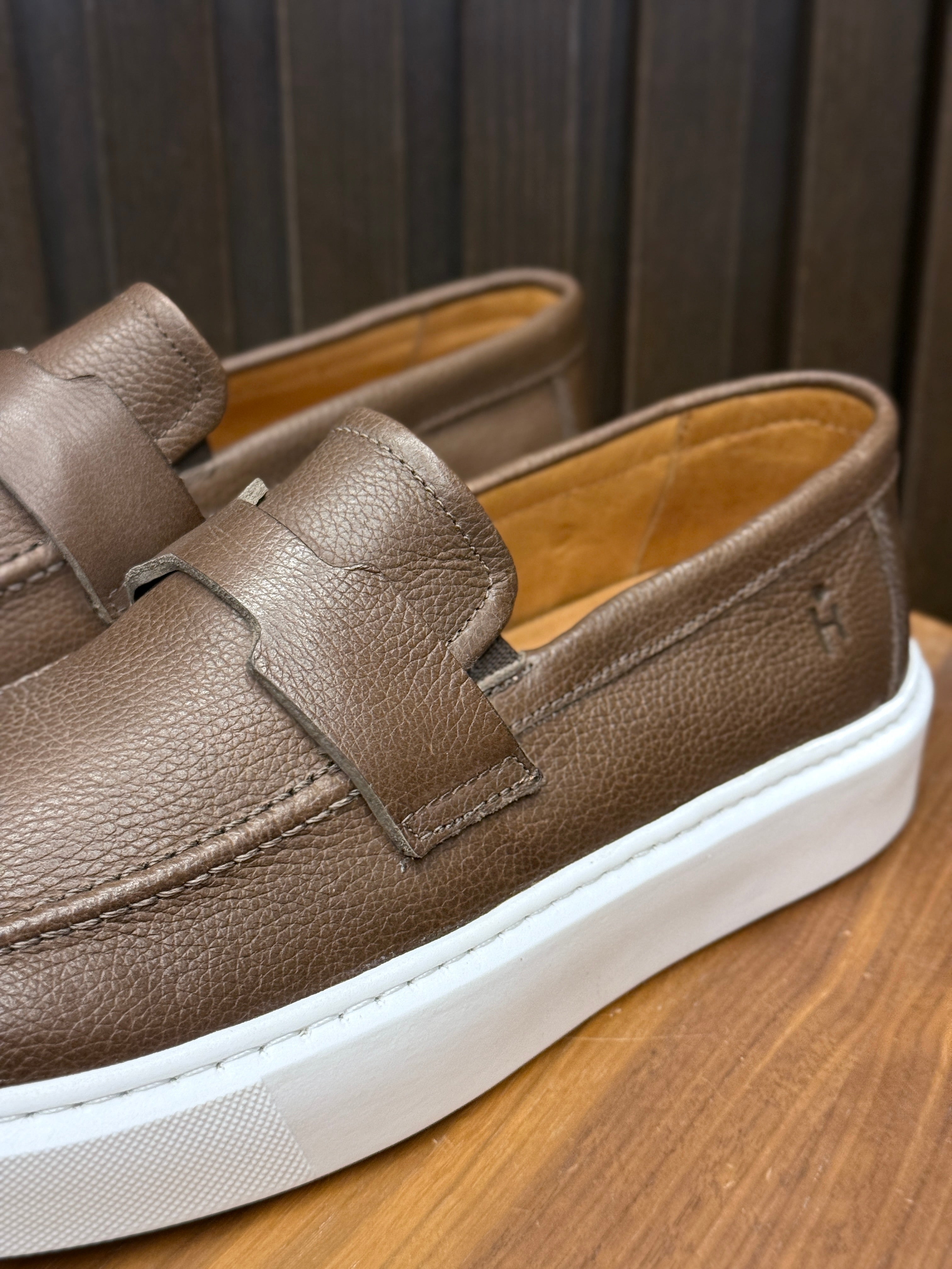 SLIP ON HORUS PONTO H CHOCOLATE