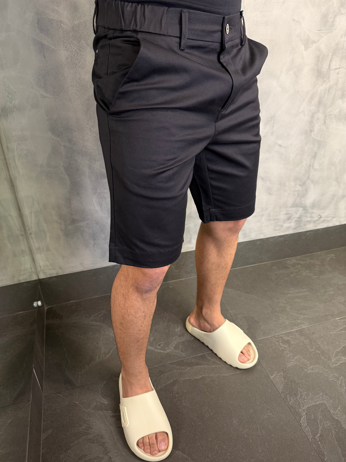BERMUDA CASUAL-DAY SARJA COLOR CINTURA ELÁSTICA PONTO H PRETO